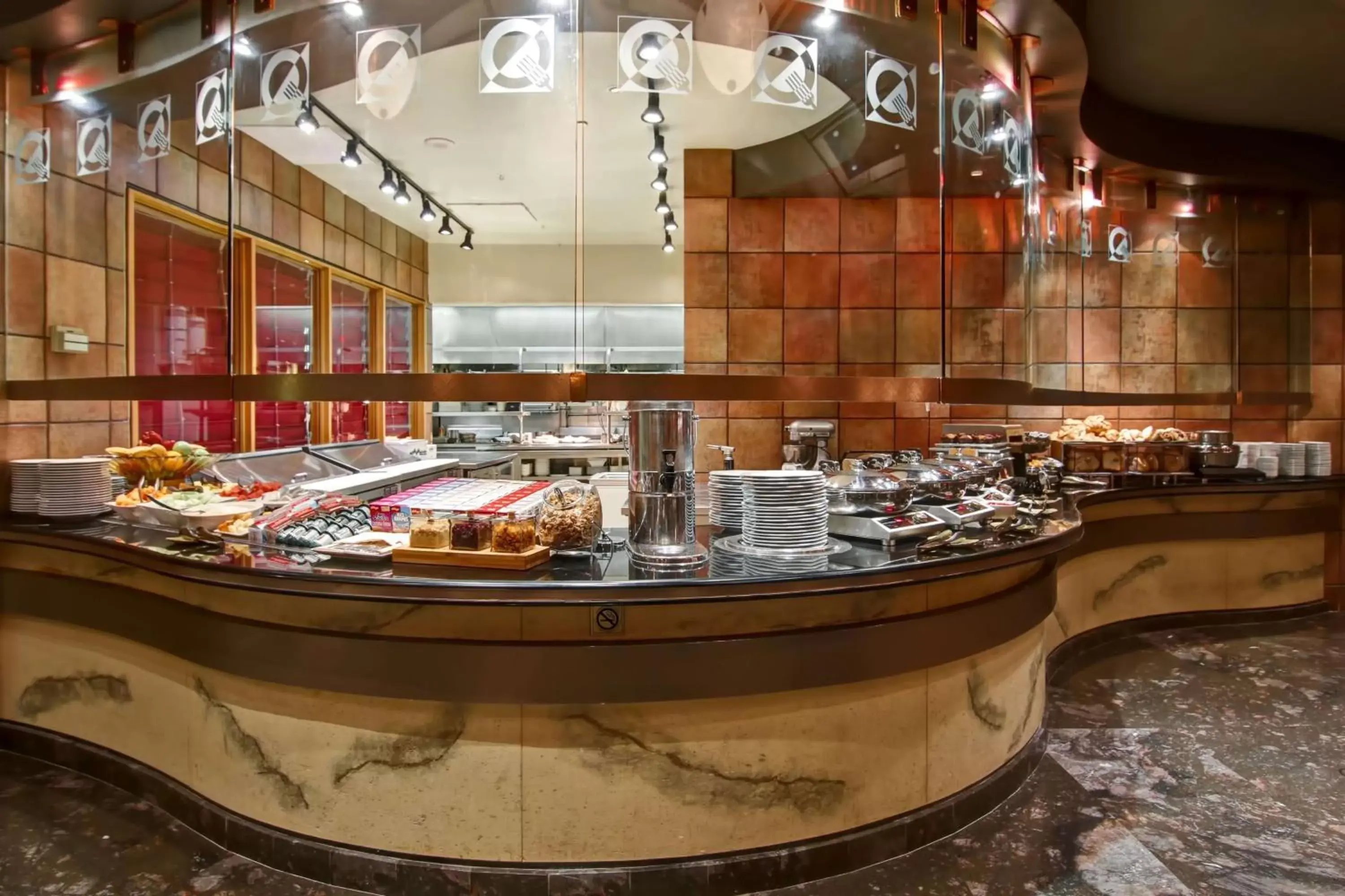 Dining area, Restaurant/Places to Eat in DoubleTree by Hilton Toronto Downtown