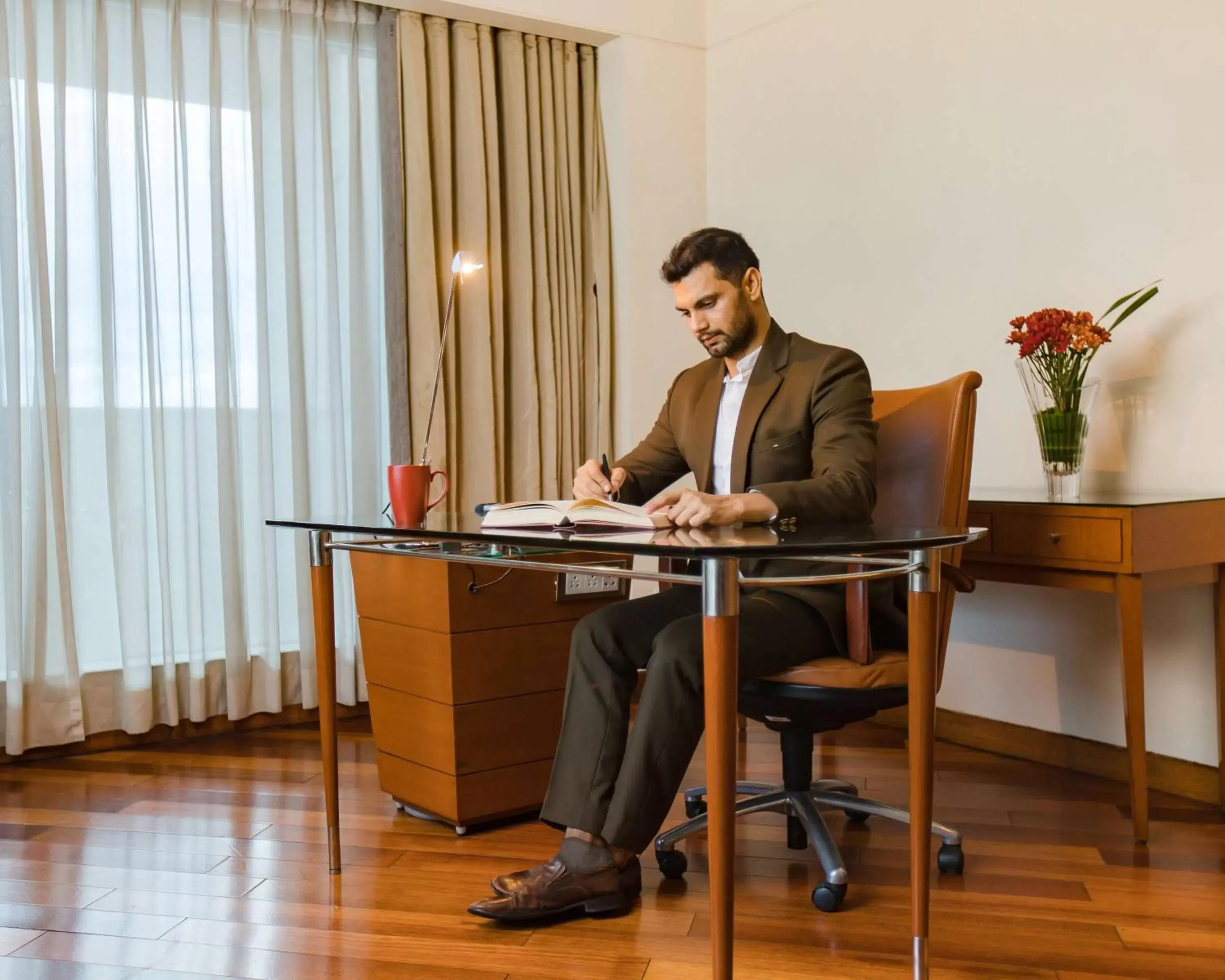 People in Hyatt Regency Kolkata