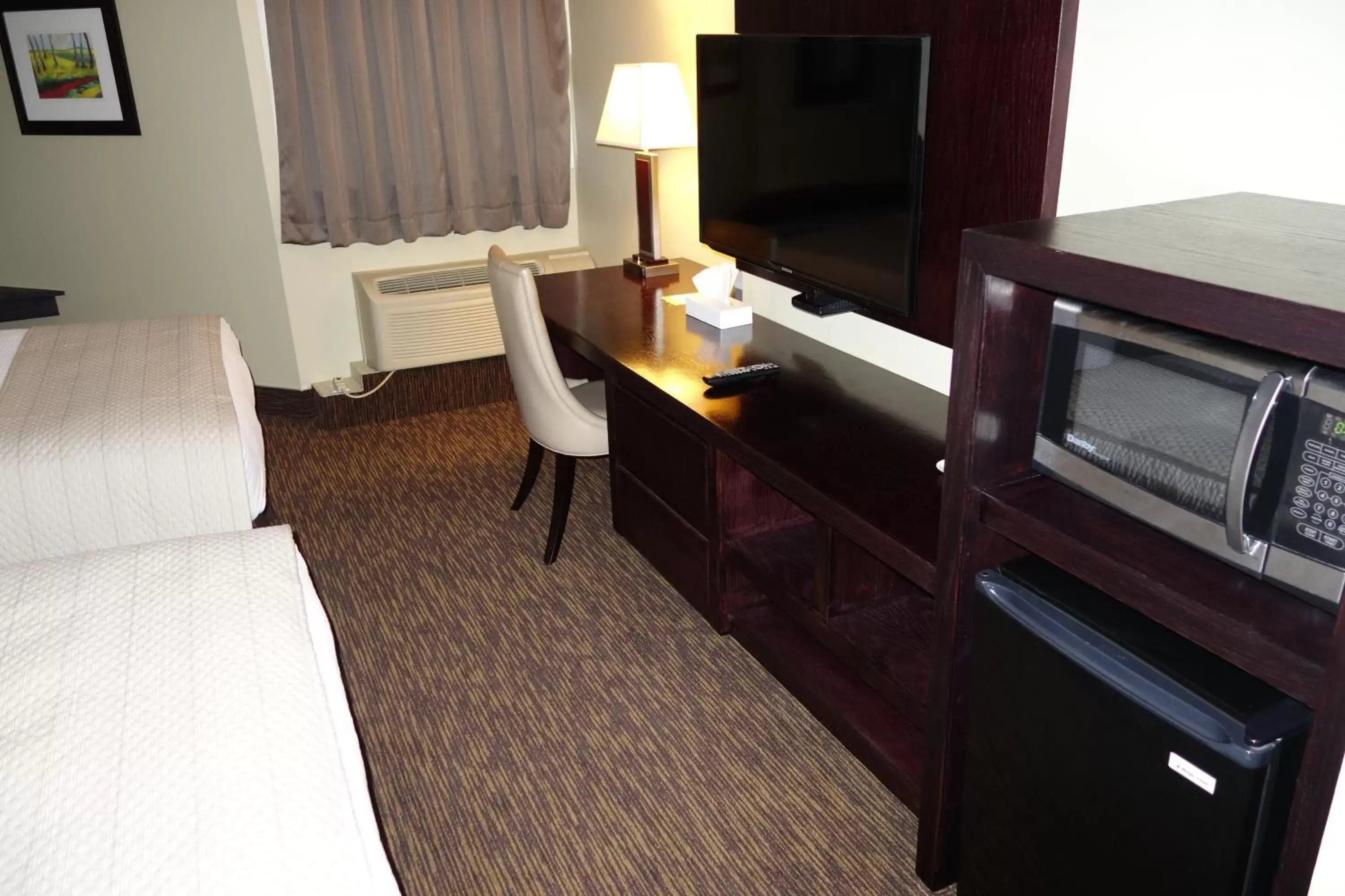 TV and multimedia, TV/Entertainment Center in Days Inn by Wyndham Vermilion