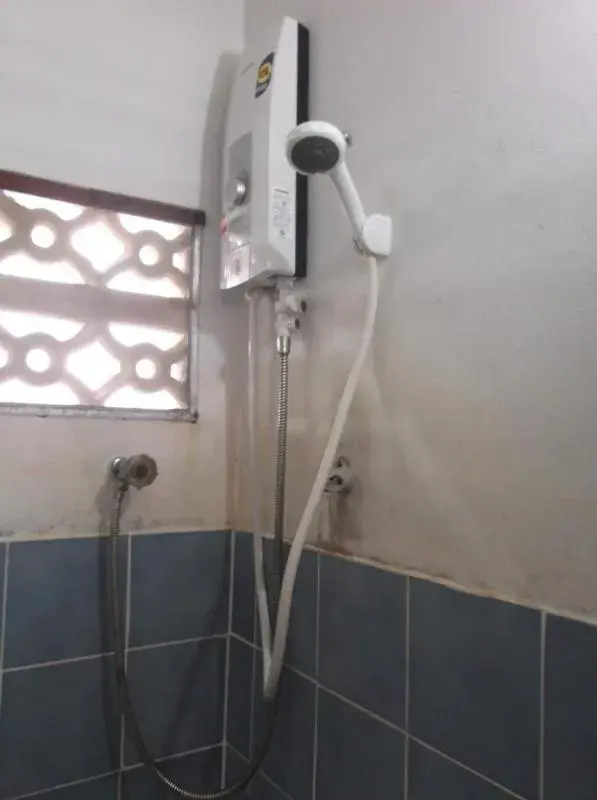 Shower, Bathroom in Palm Point Village