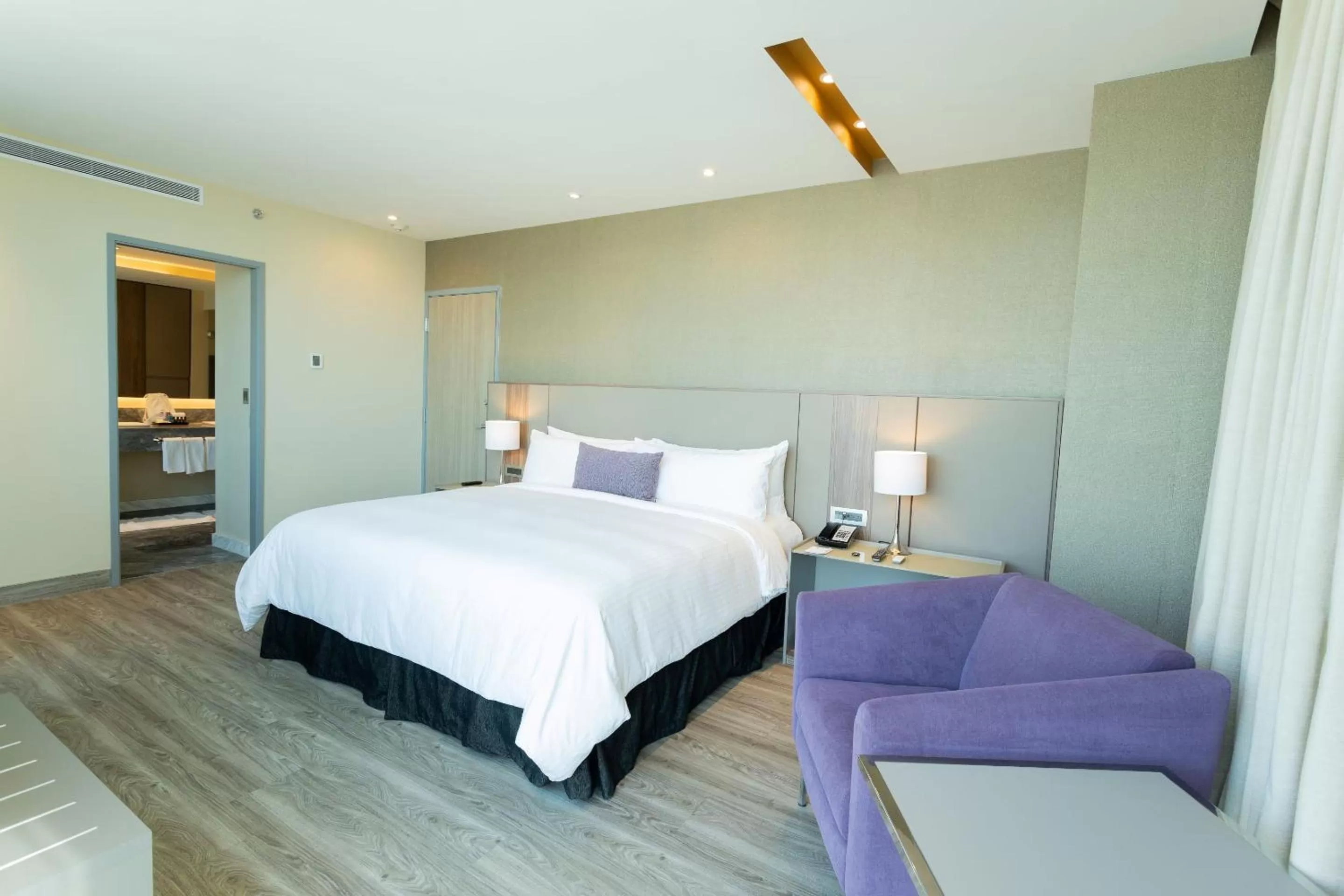 Bedroom, Bed in Camino Real Fashion Drive Monterrey