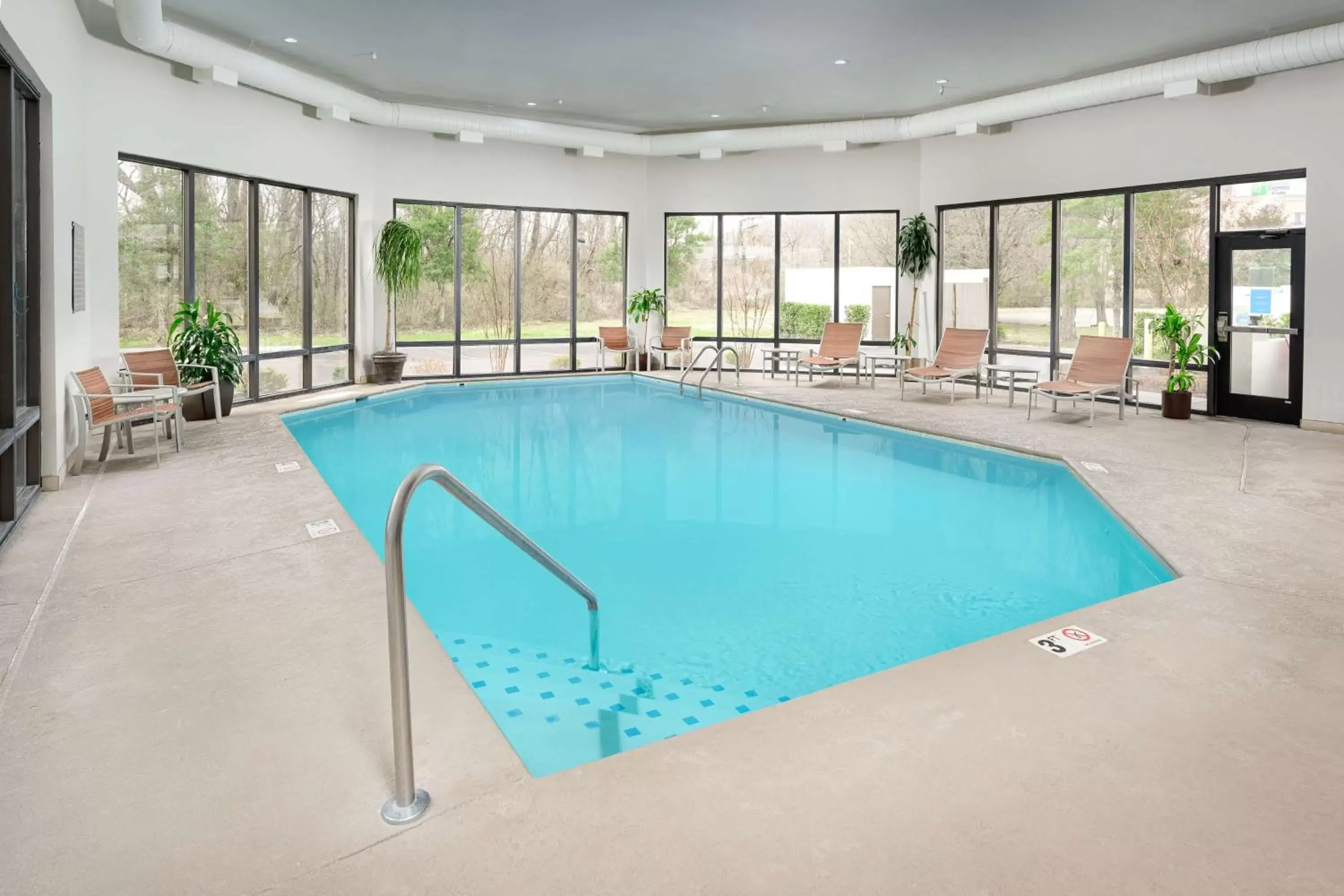 Pool view, Swimming Pool in Hampton Inn Oak Ridge Knoxville