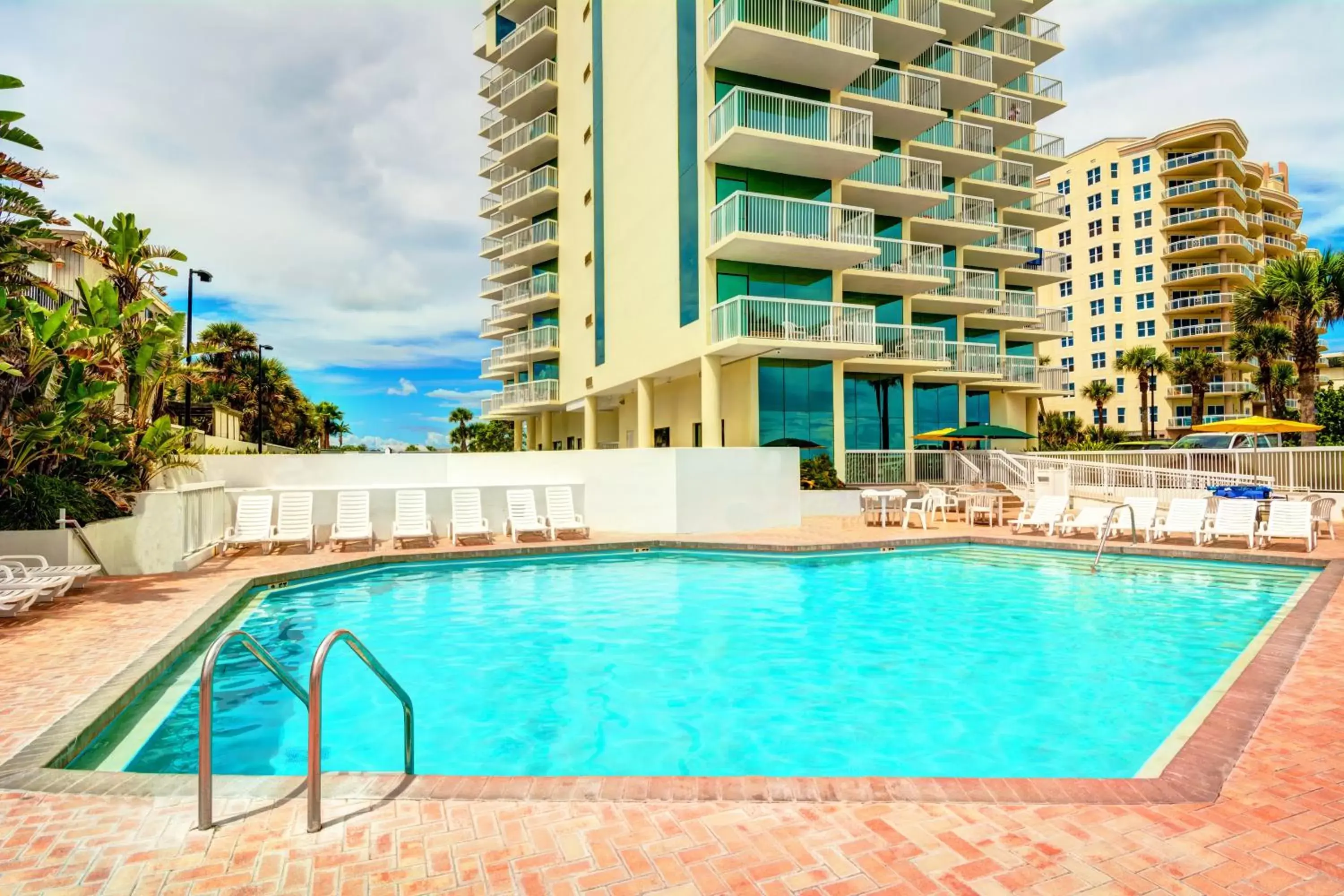 Swimming Pool in Bahama House - Daytona Beach Shores