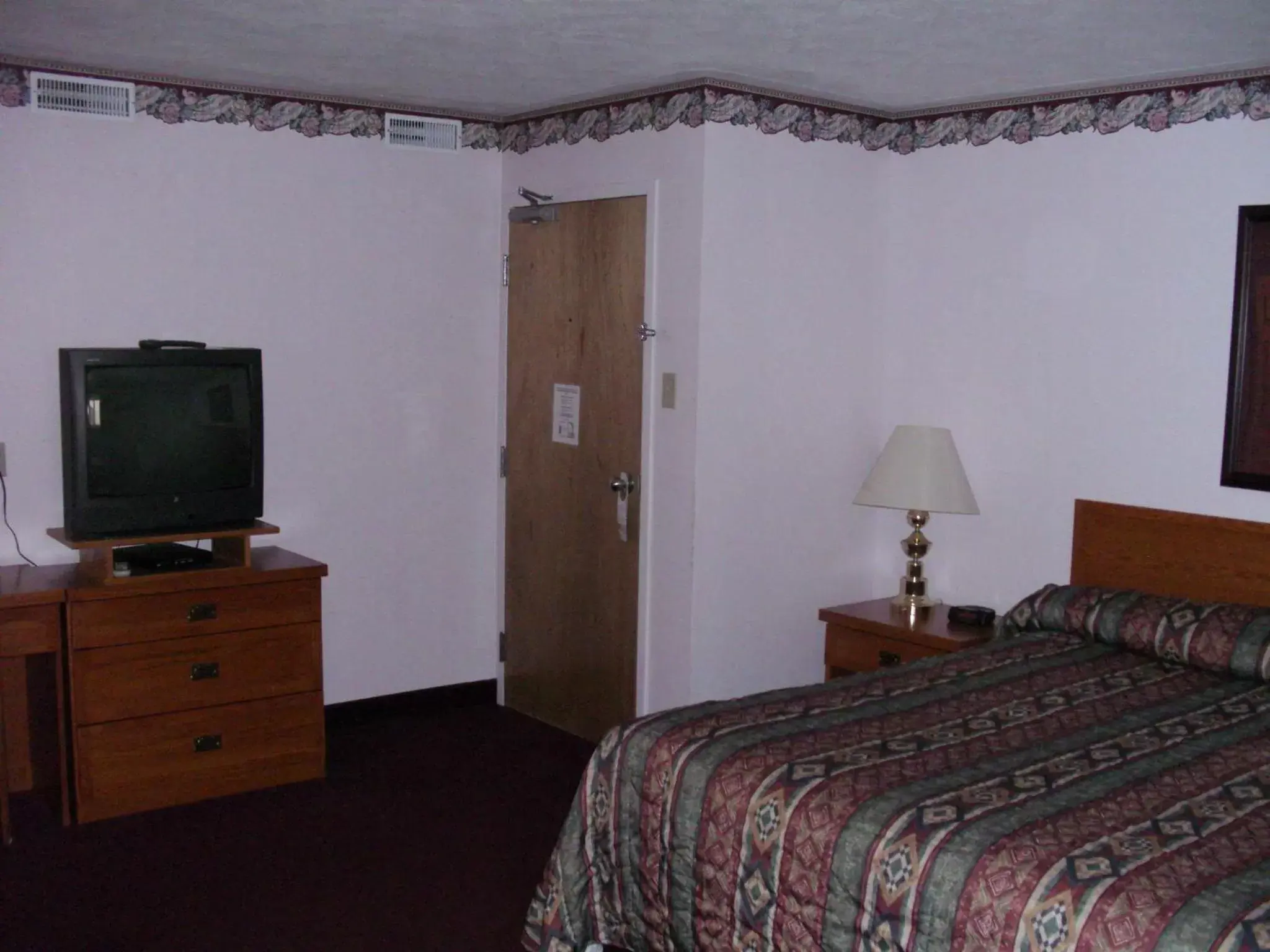 TV and multimedia, Bed in Travelodge by Wyndham Port Elgin