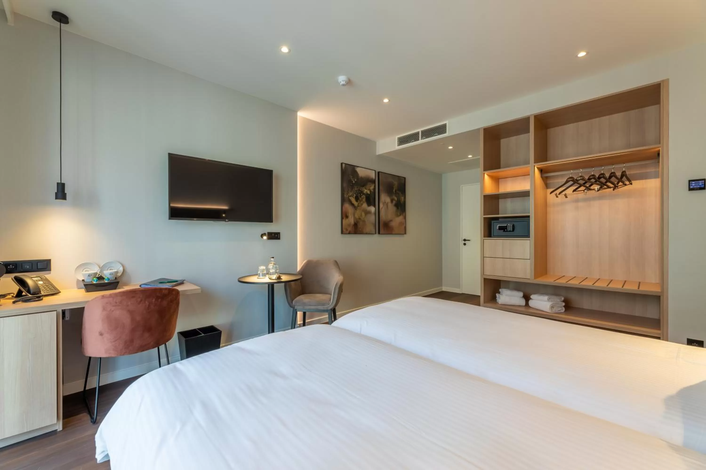 Bed in The CORNR Hotel