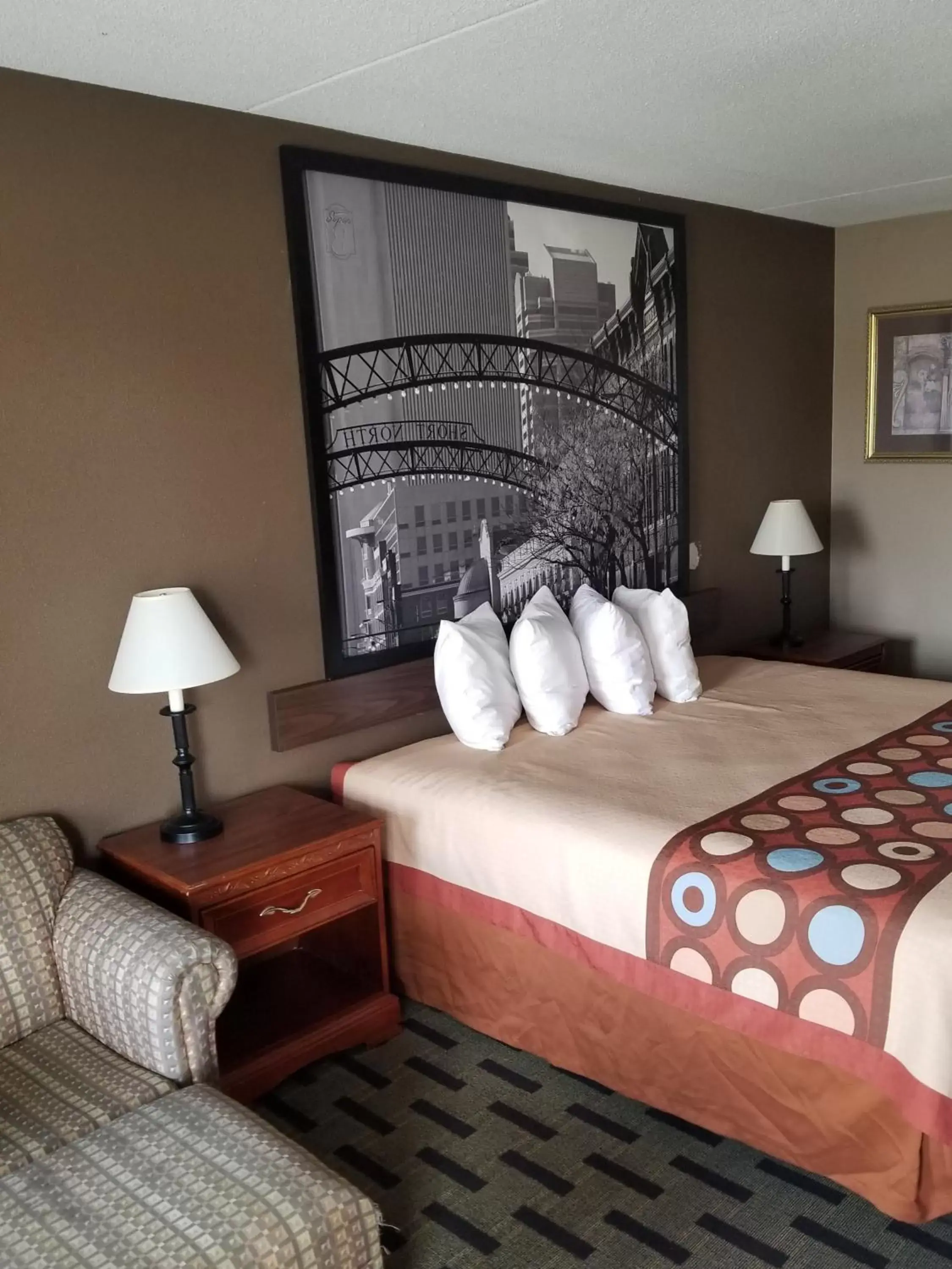 Bedroom, Bed in Super 8 by Wyndham Marysville