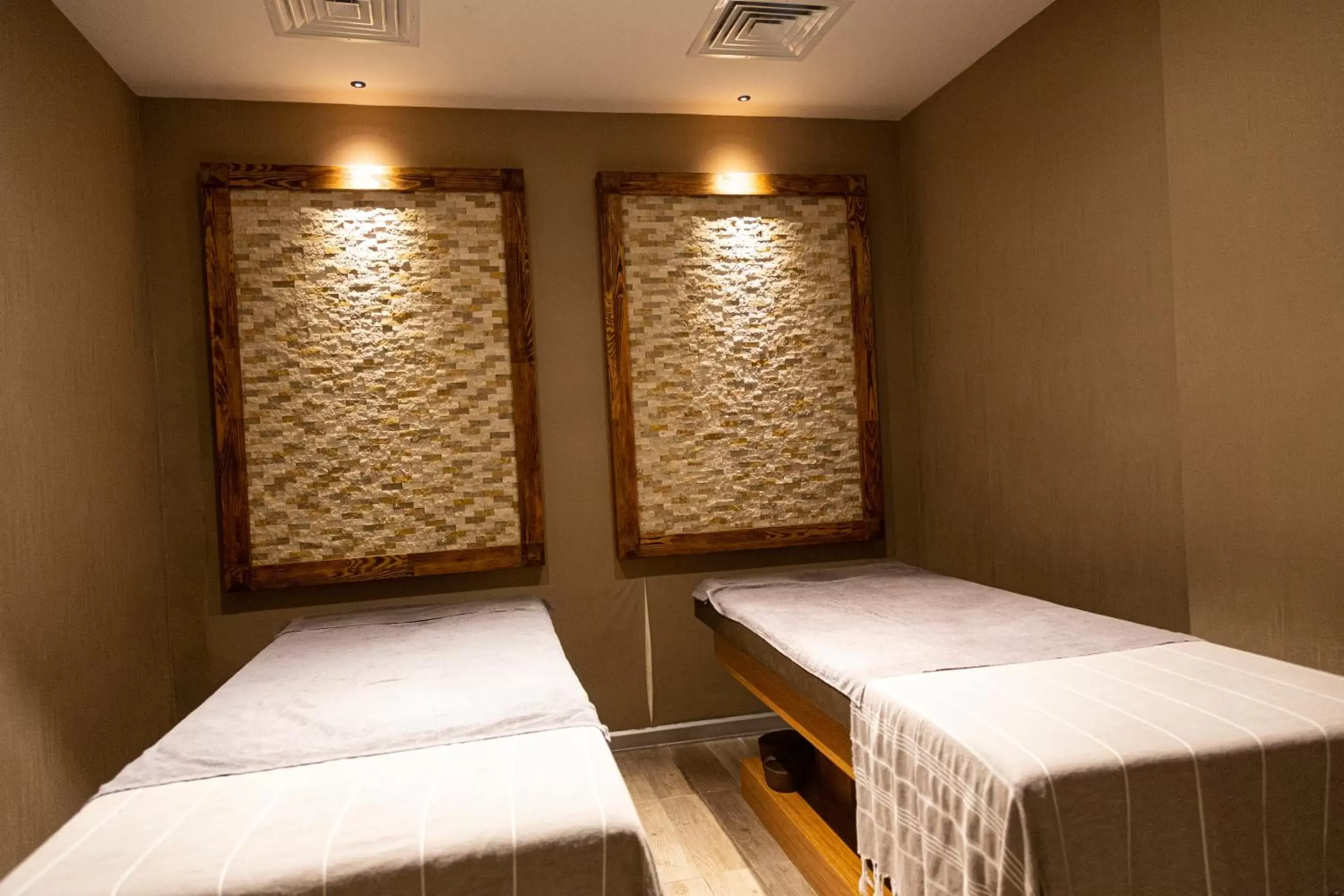 Sauna, Bed in The Bostancı Otel