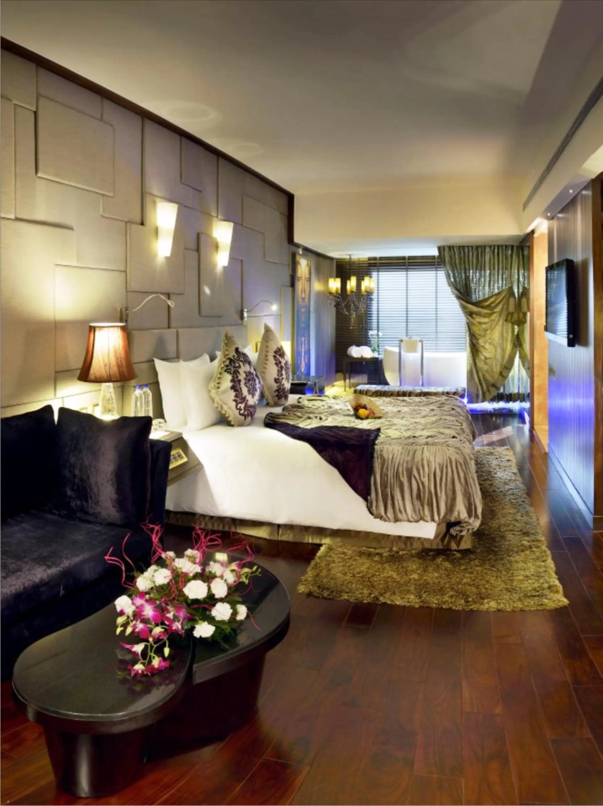 Bed in Radisson Blu Hotel MBD Ludhiana