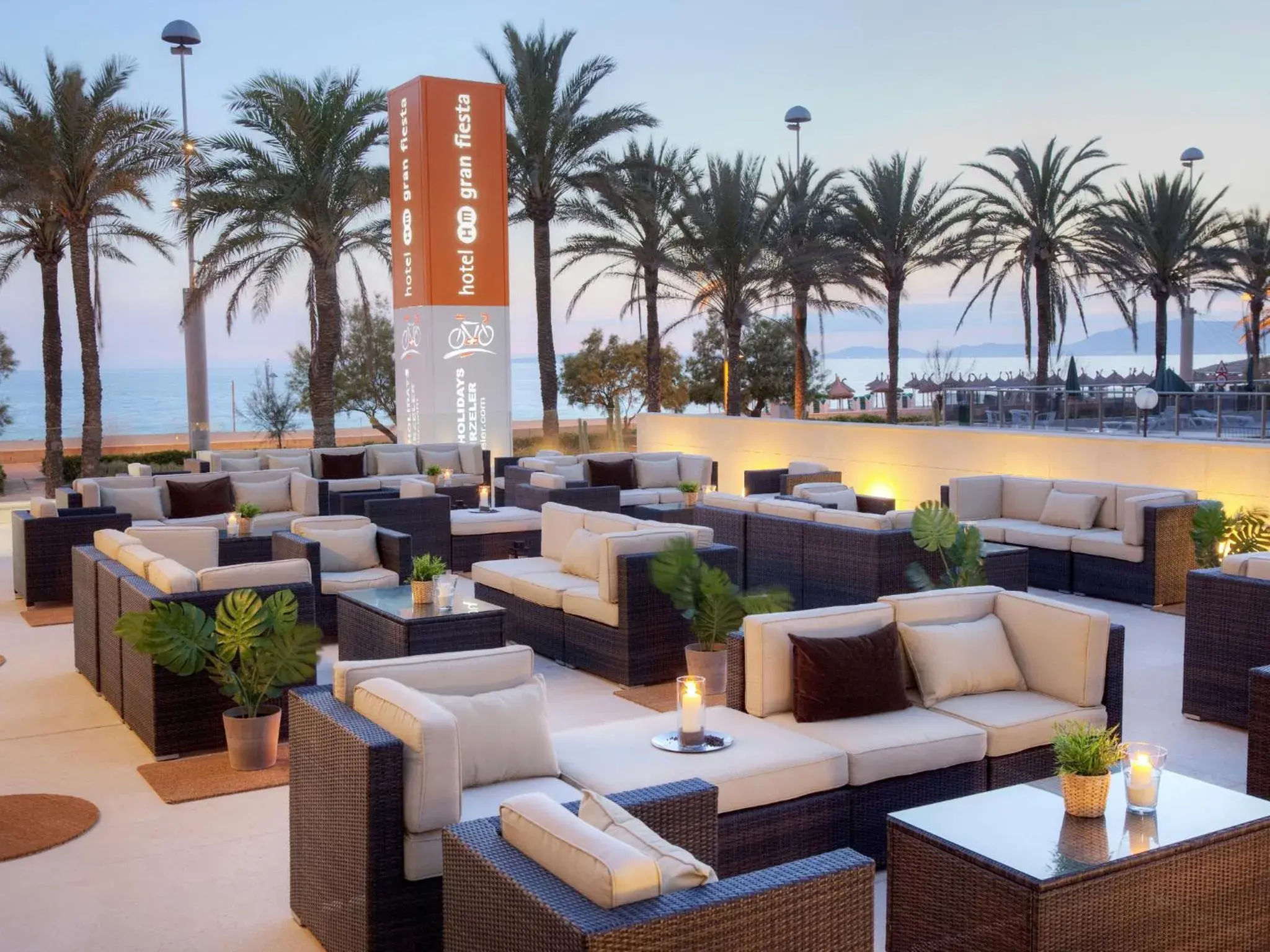 Lounge or bar, Restaurant/Places to Eat in HM Gran Fiesta