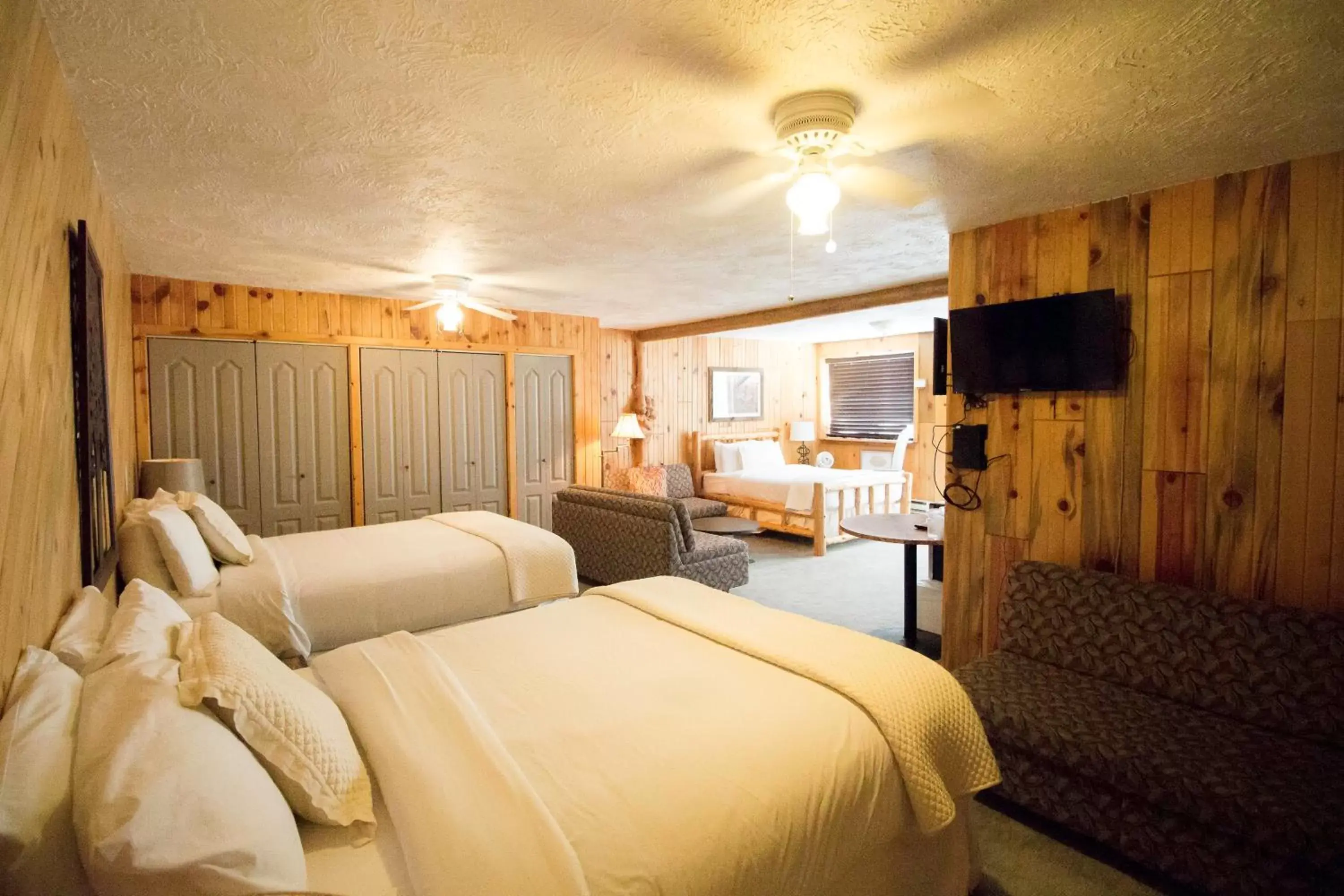 Bed in Colter's Lodge