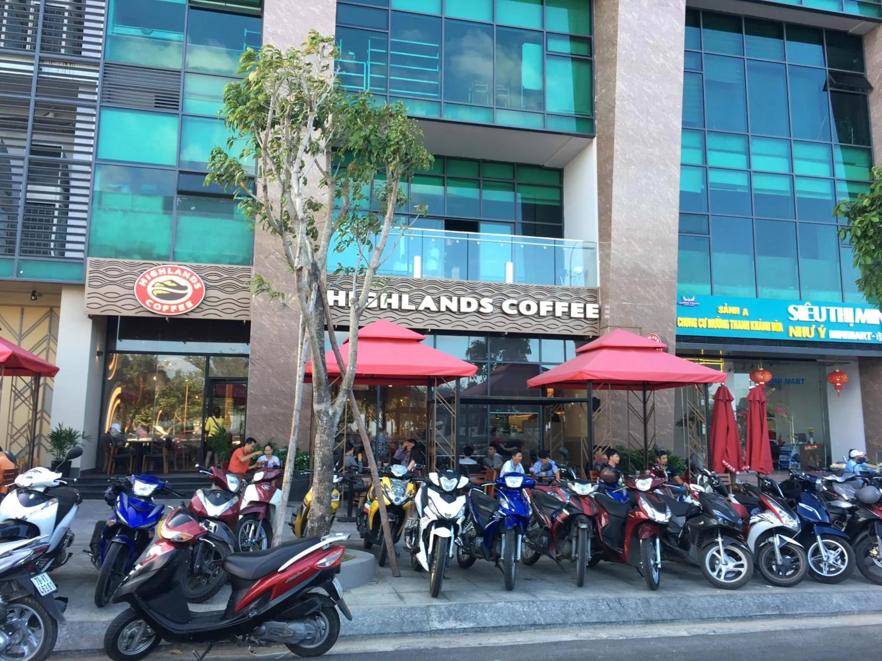 Restaurant/places to eat in Moonlight Bay Hotel & Apartment