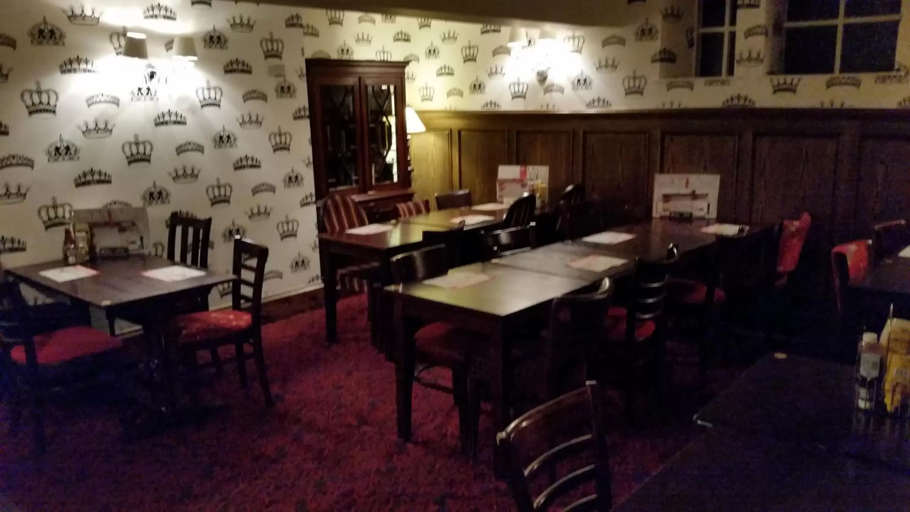 Dining area, Restaurant/Places to Eat in The Three Tuns Hotel Wetherspoon