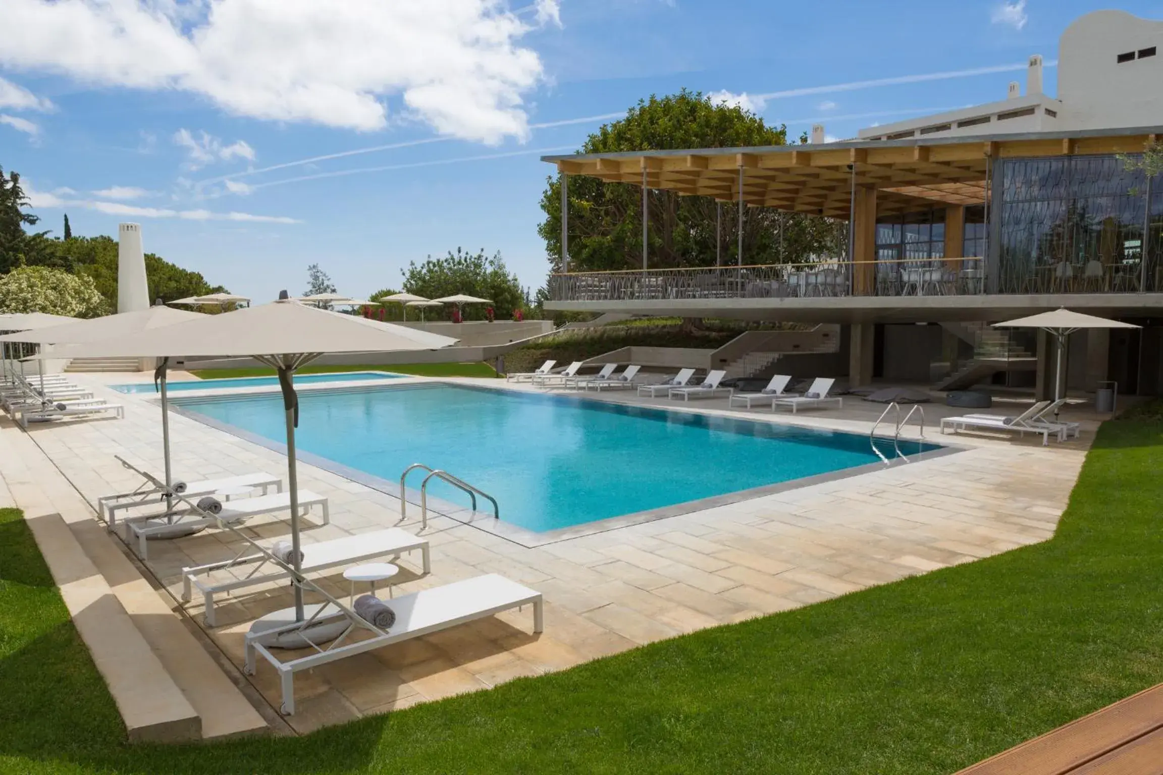 Swimming Pool in OZADI Tavira Hotel