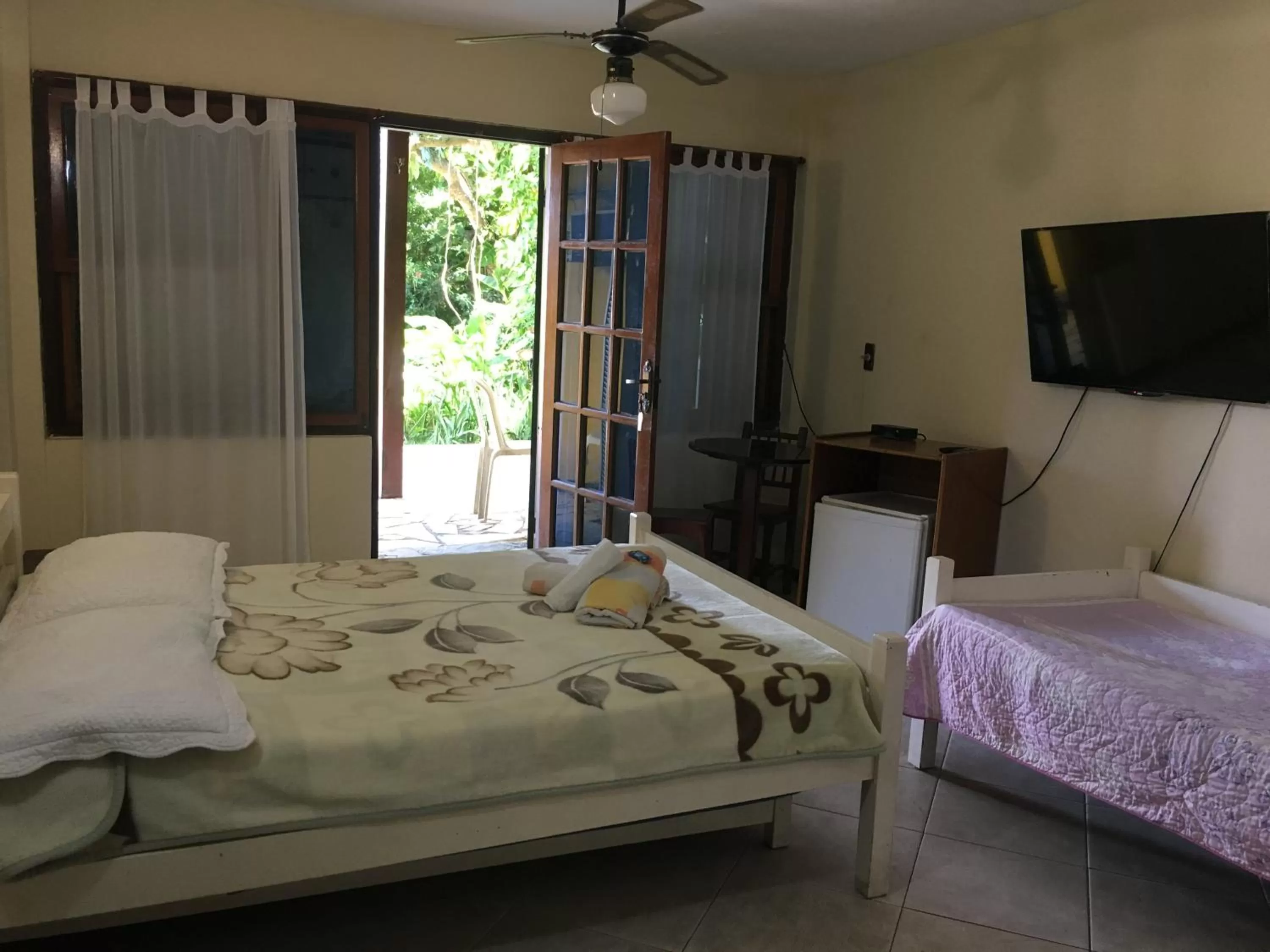 Bedroom, Bed in Pousada Saint Germain