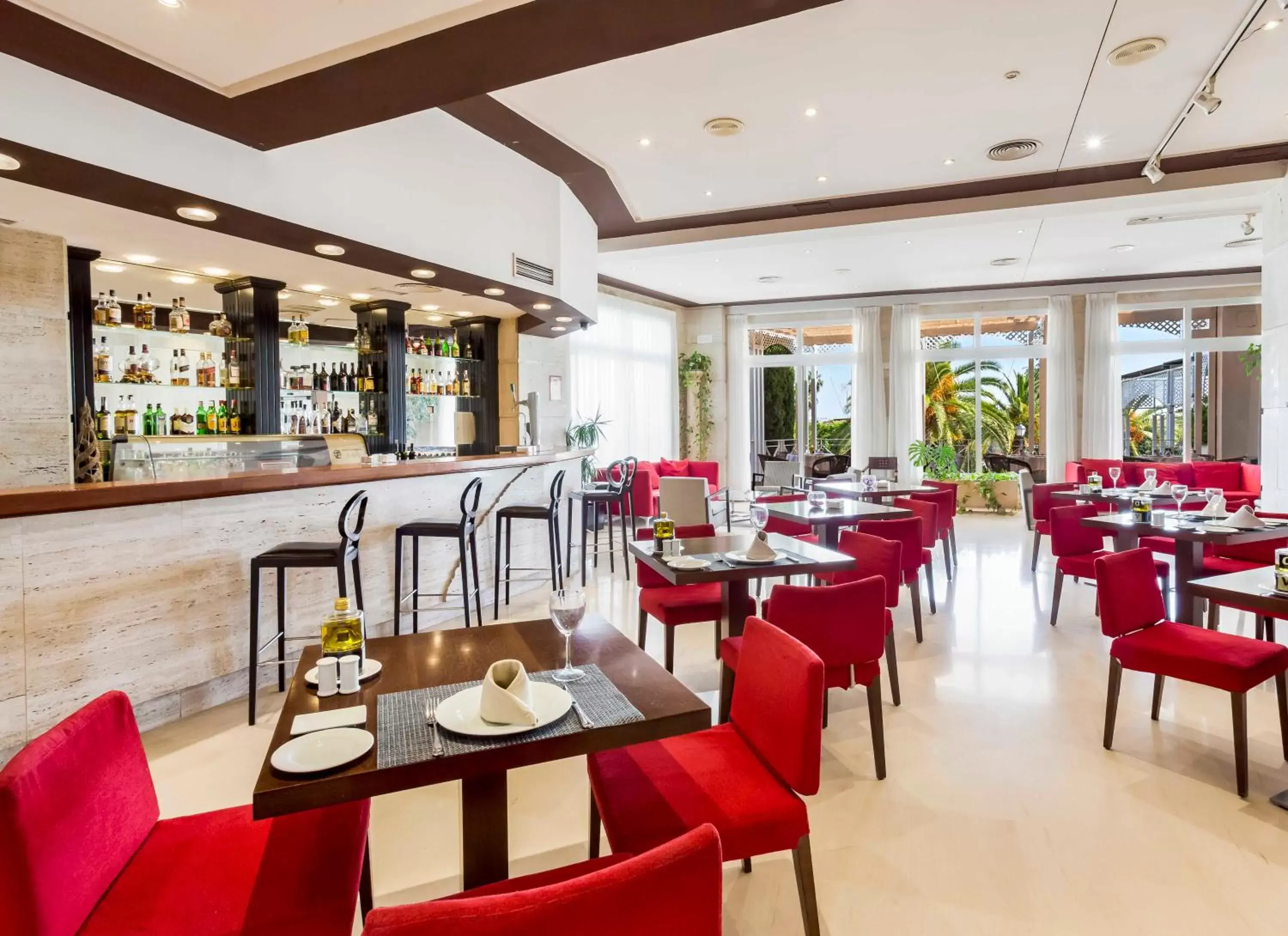 Lounge or bar in Exe Las Adelfas Lounge or bar in Exe Las Adelfas