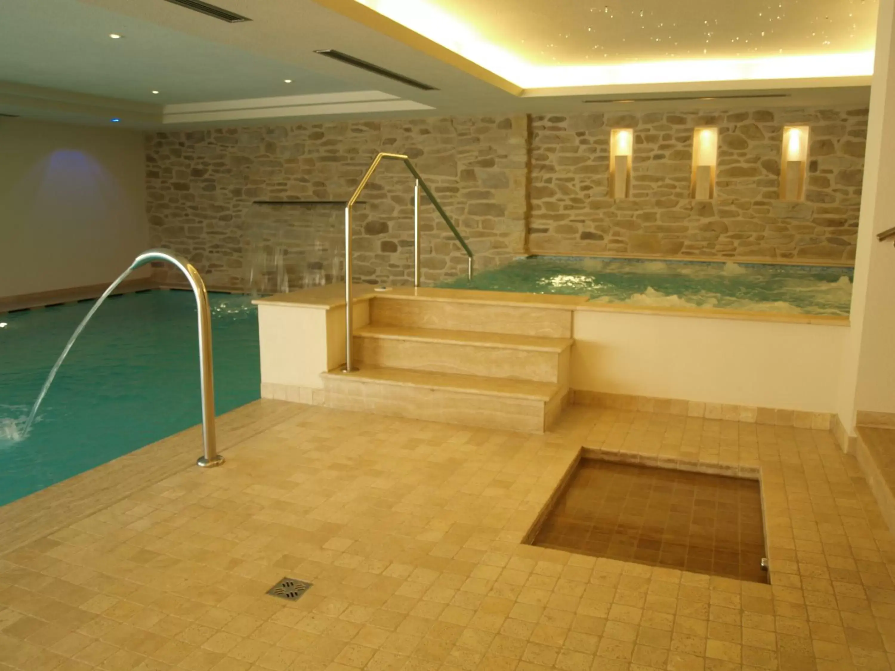 Spa and wellness centre/facilities, Swimming Pool in Beverly Hotel