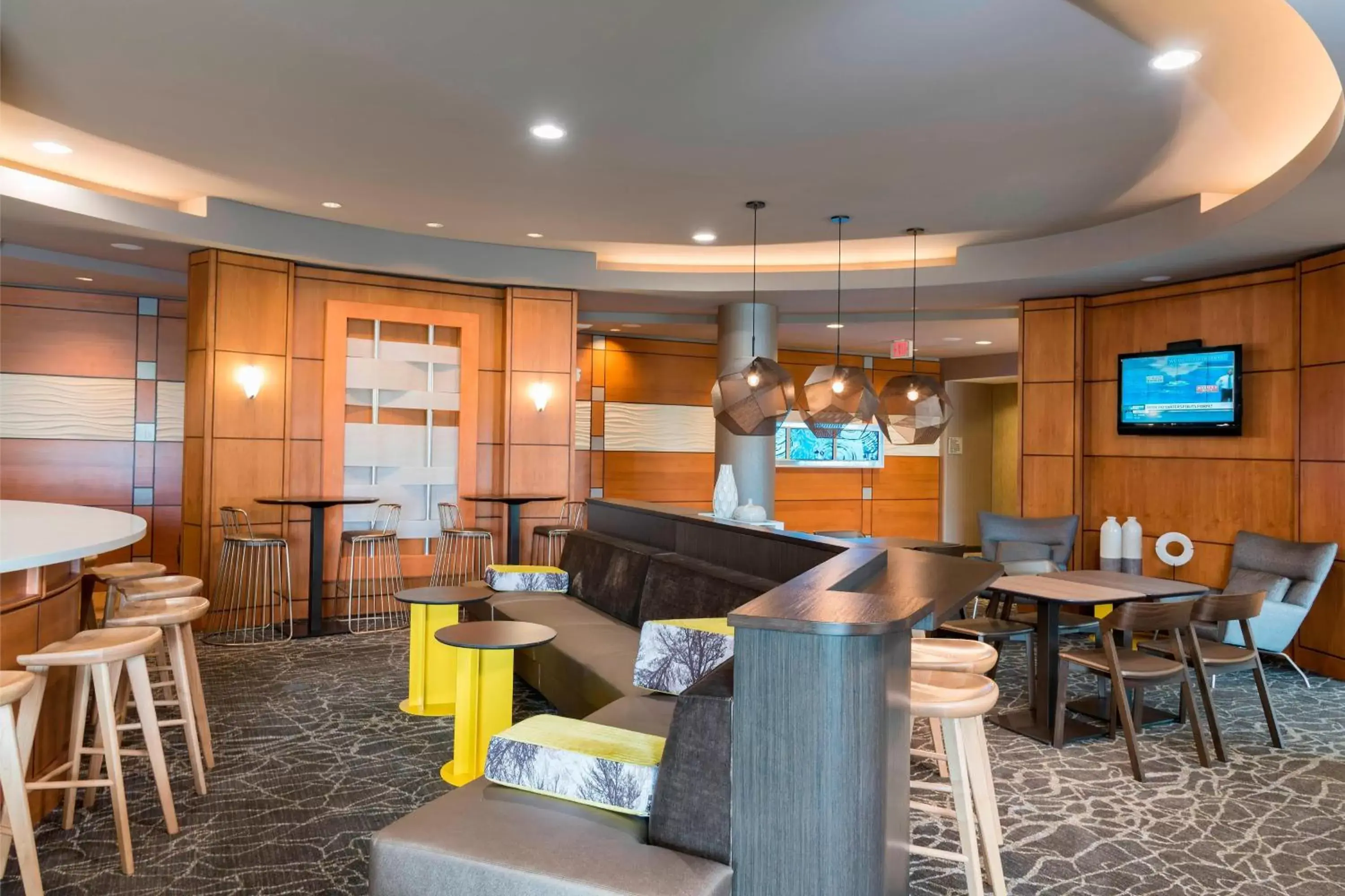 Breakfast, Lounge/Bar in SpringHill Suites Detroit Auburn Hills