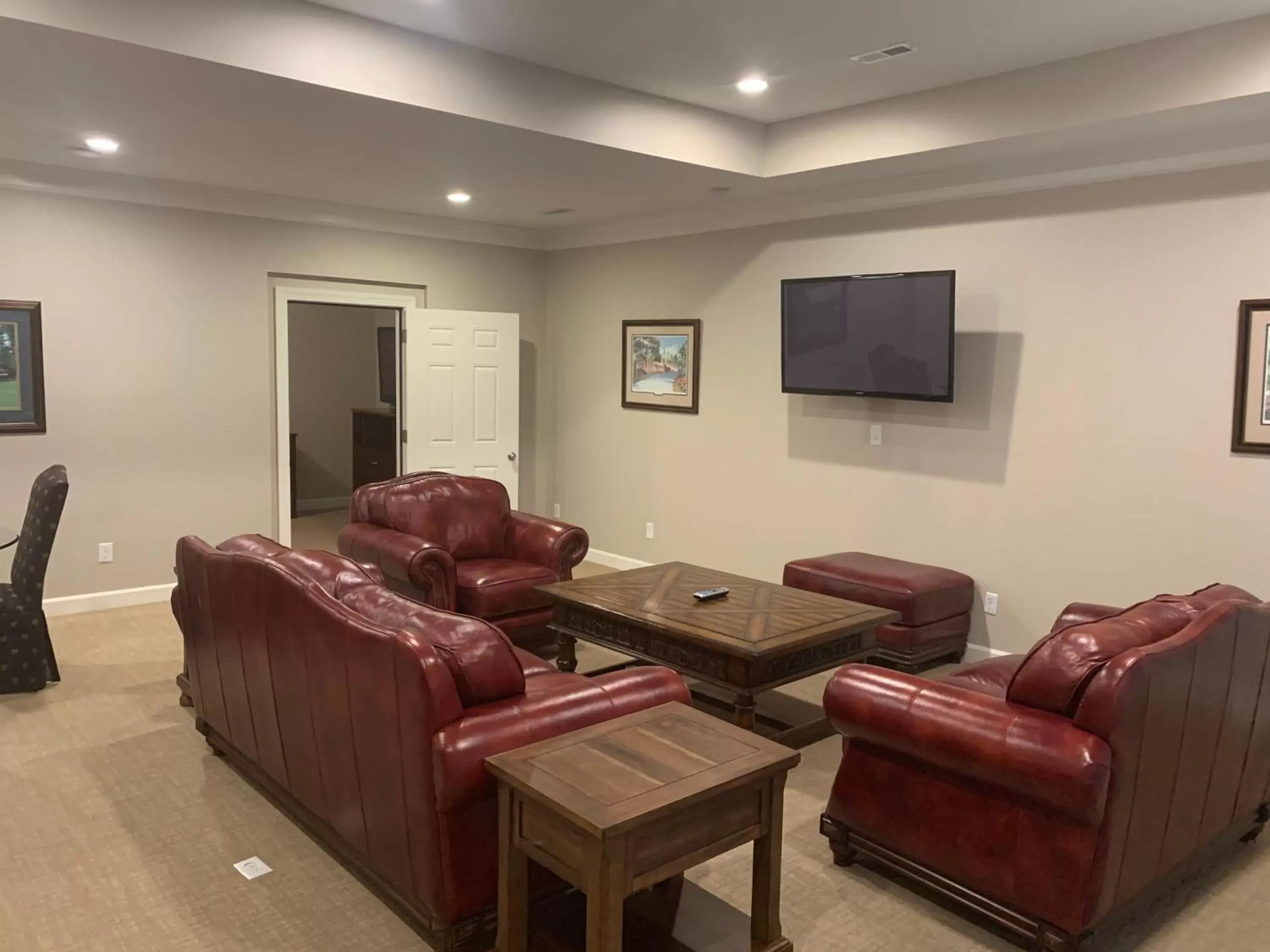 Seating Area in Cottages and Suites at River Landing