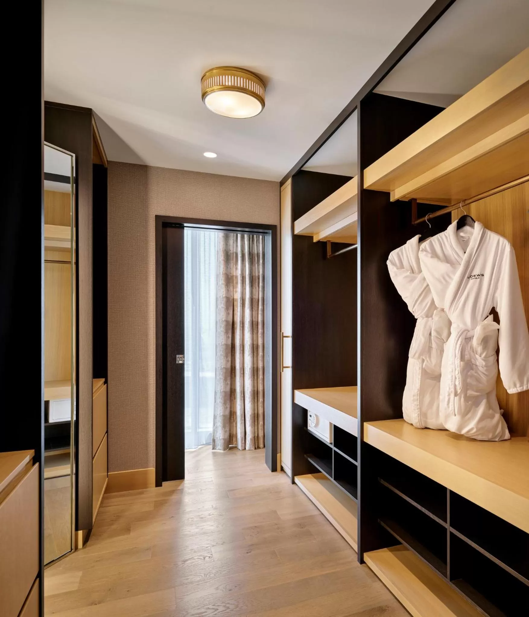 Photo of the whole room, Bed in Loews Kansas City