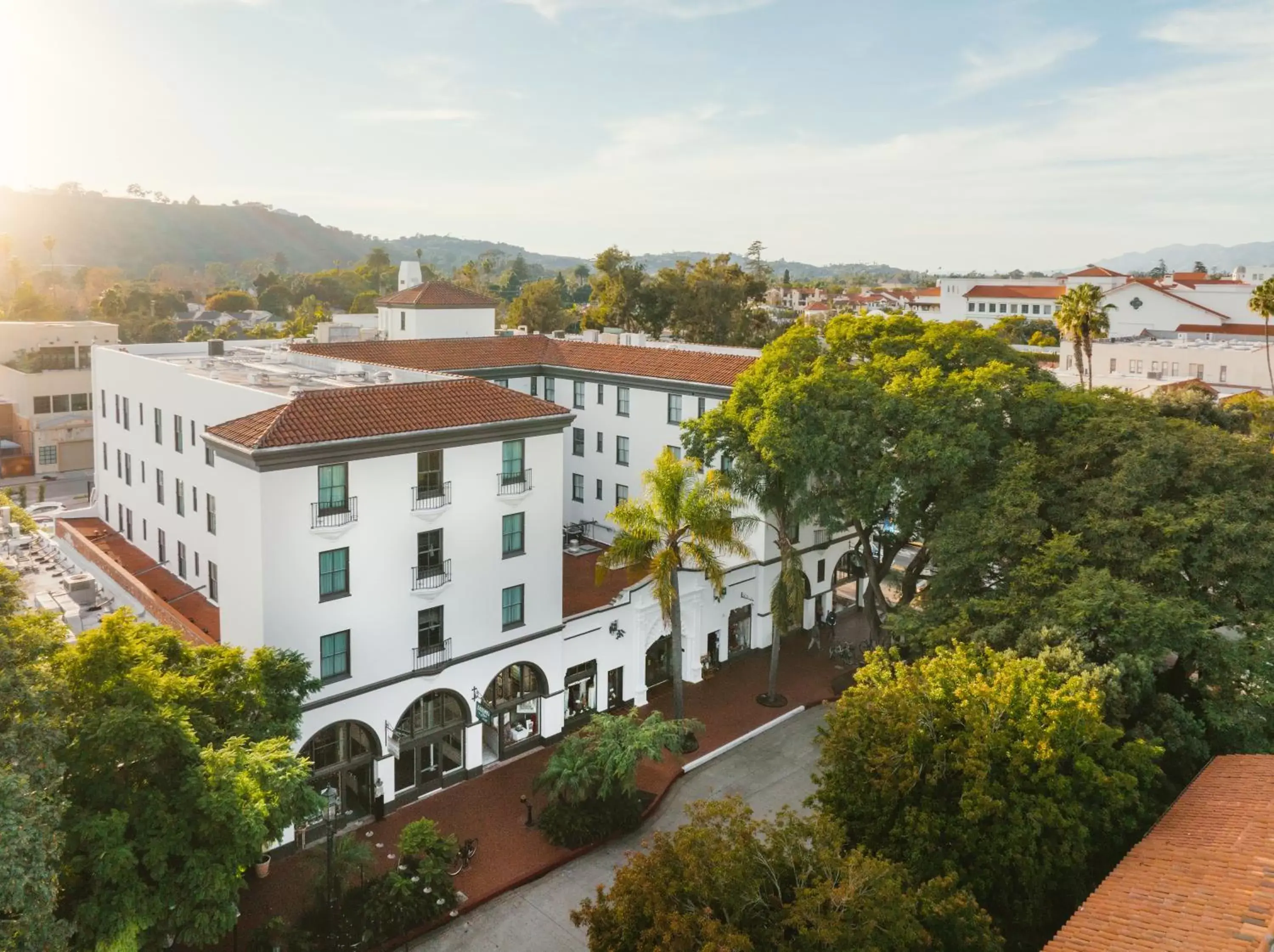 Property building in Hotel Santa Barbara