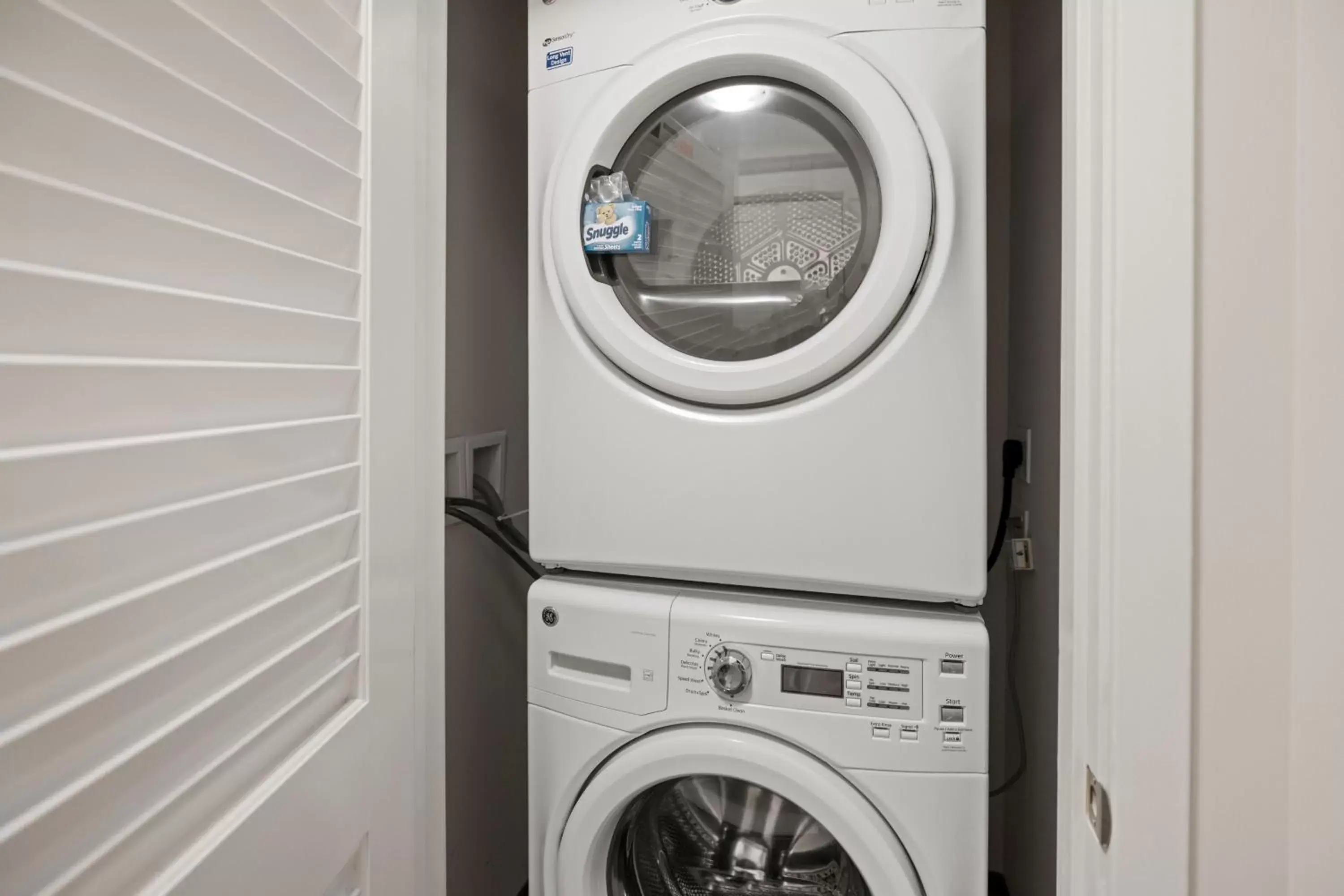 laundry, Bathroom in Placemakr Premier SoBro