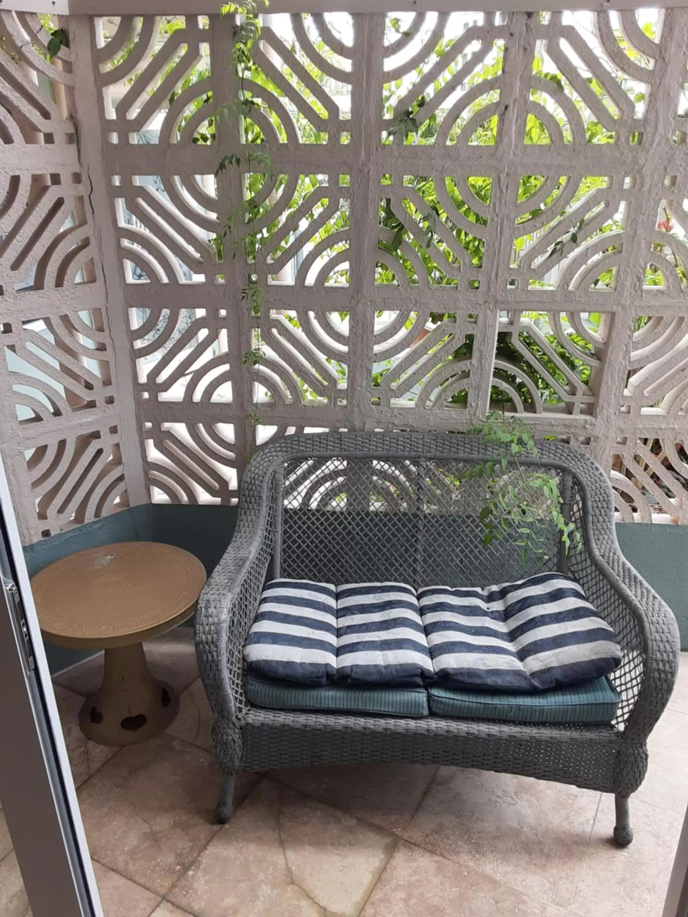 Patio, Seating Area in Manhattan Tower Apartment Hotel