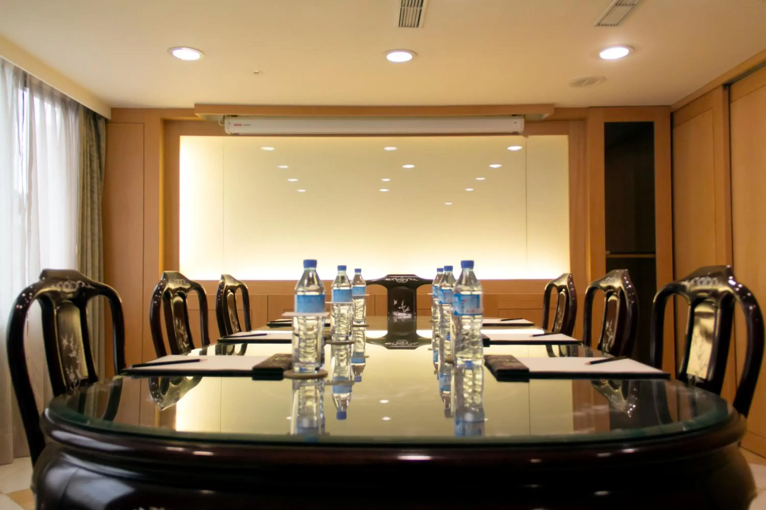 Business facilities in Royal Seasons Hotel Taipei-Nanjing W