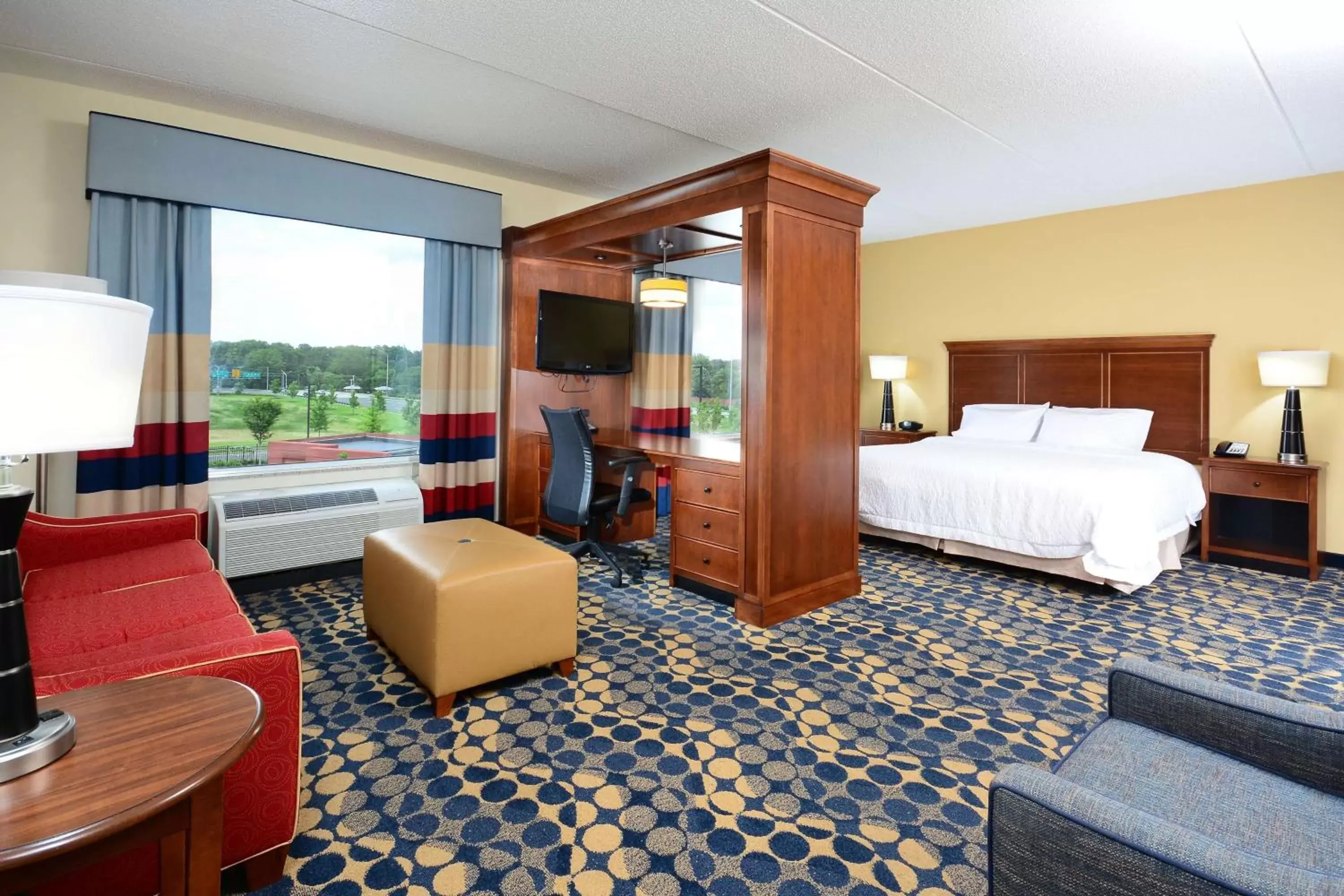 Bed in Hampton Inn & Suites Durham North I-85