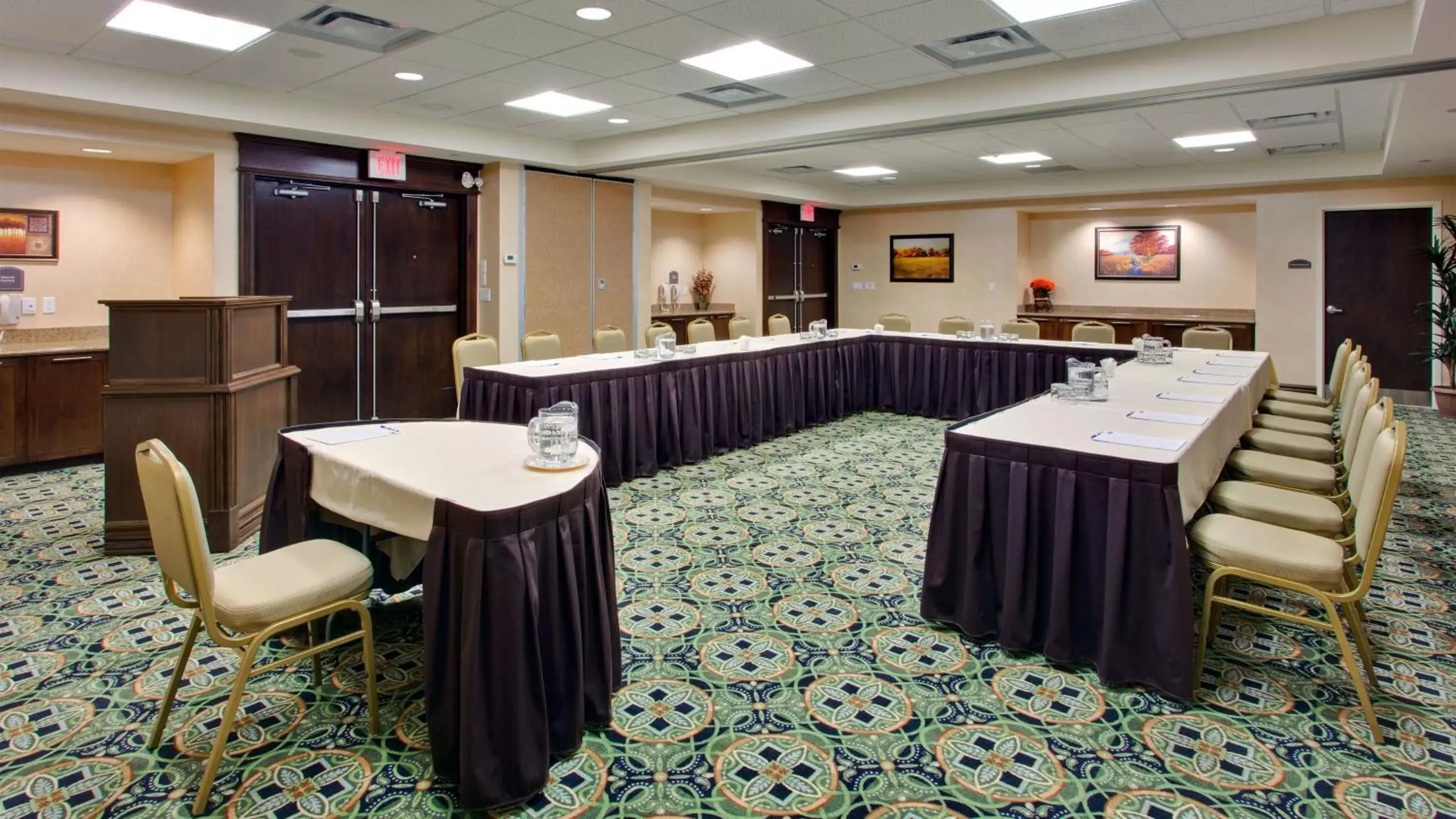 Meeting/conference room in Holiday Inn Express & Suites Huntsville, an IHG Hotel
