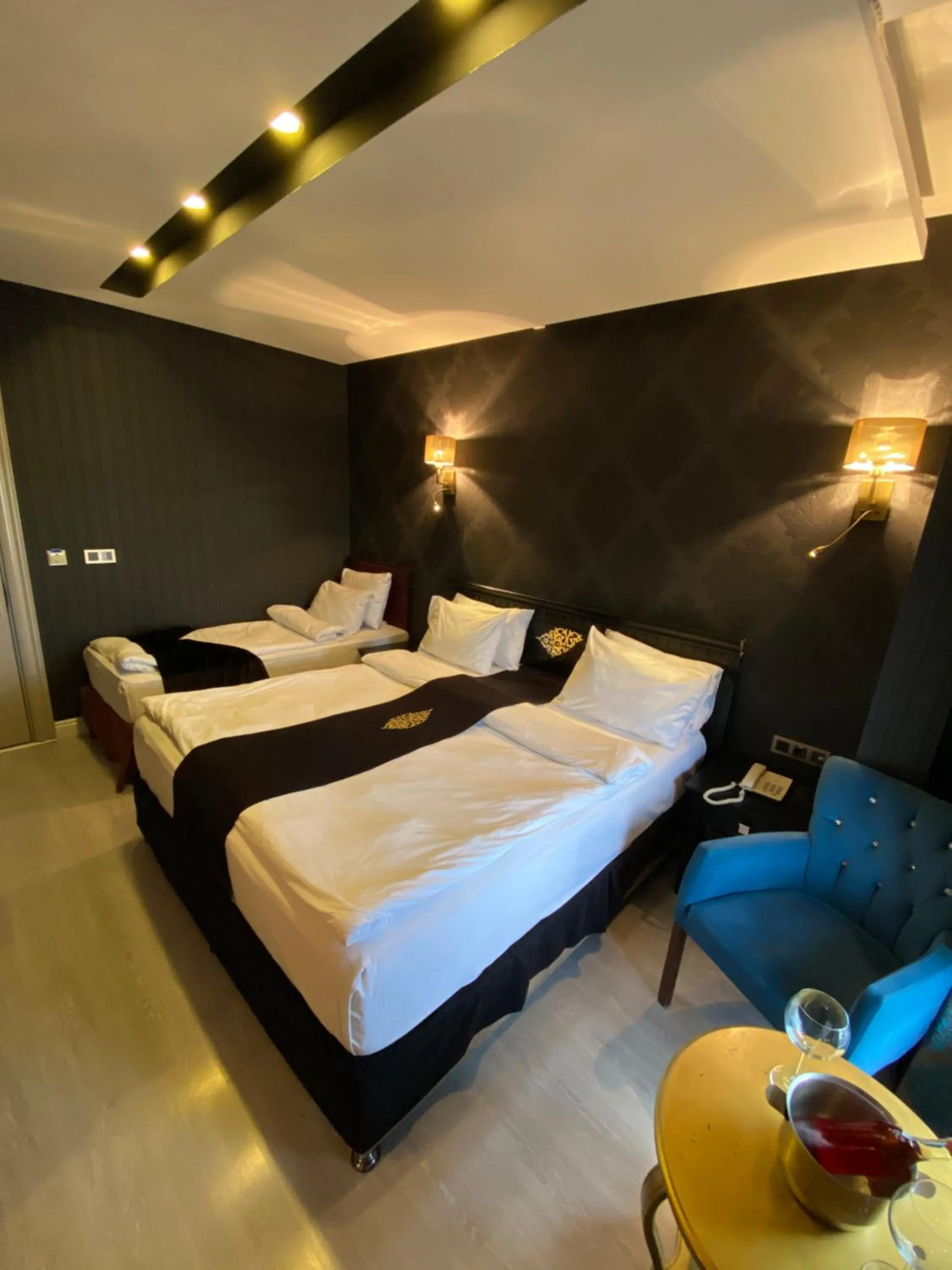 Bed in Golden Gate Hotel Topkapı