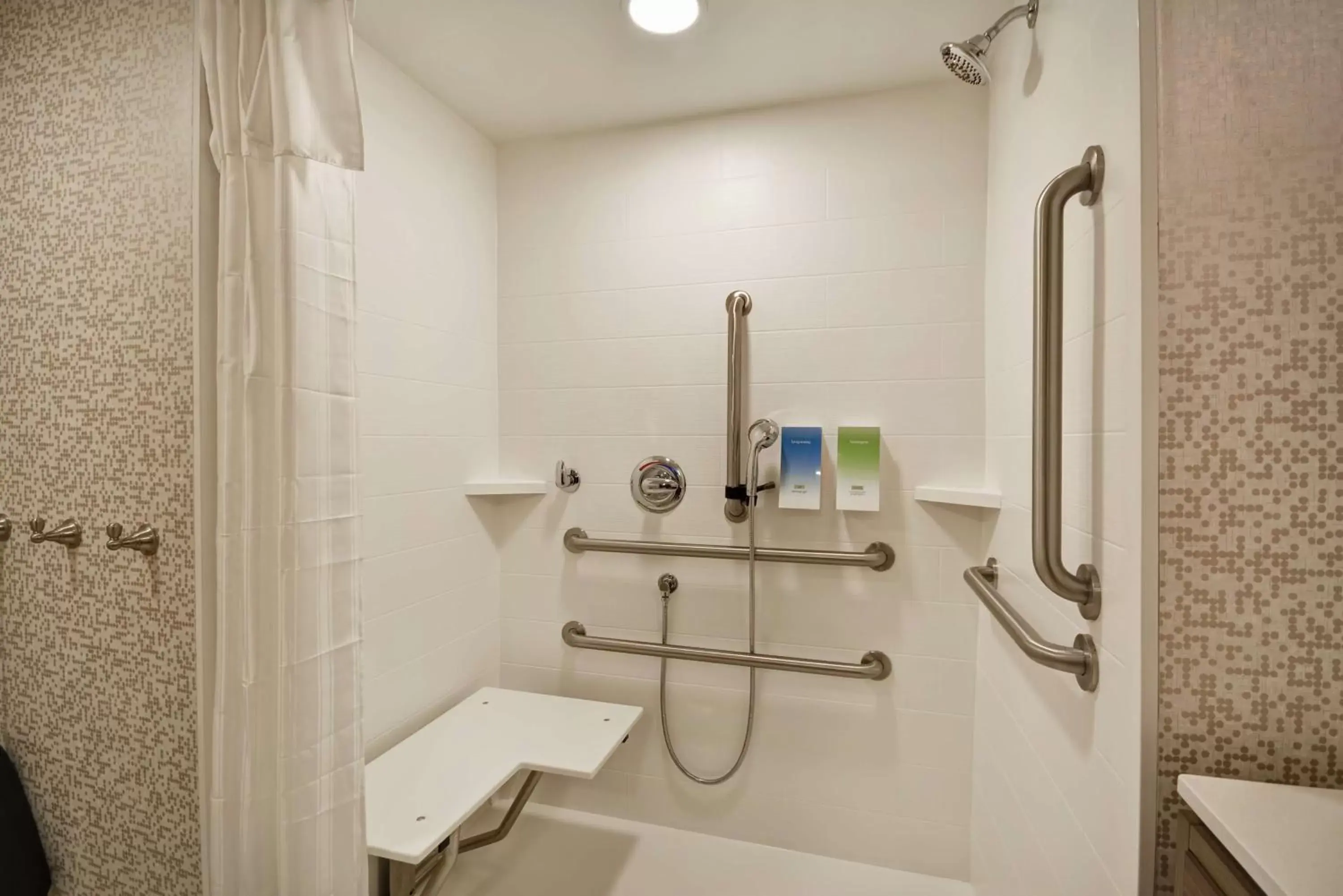 Bathroom in Home2 Suites By Hilton Warner Robins
