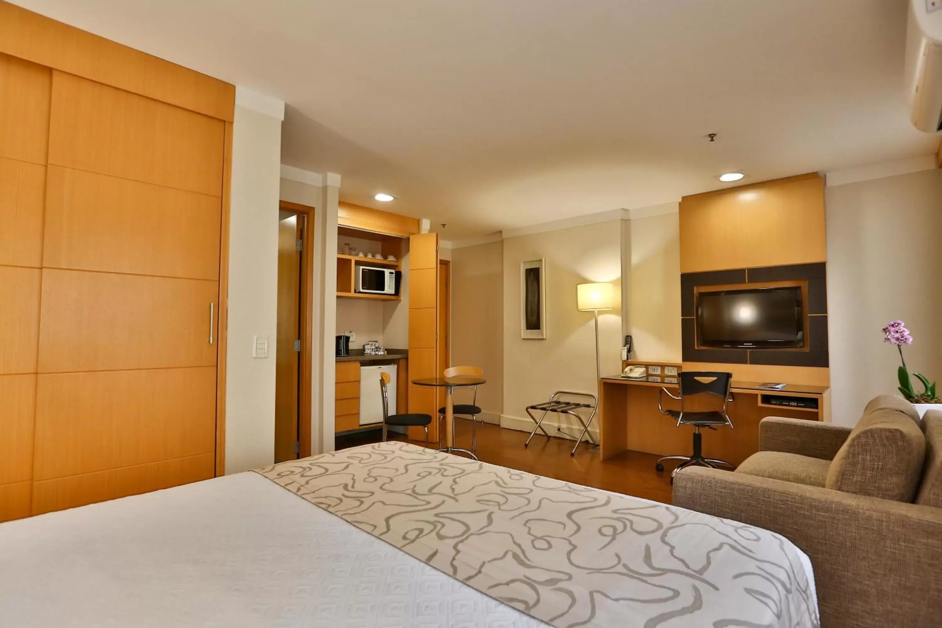 Bedroom, Bed in Transamerica Executive Jardins