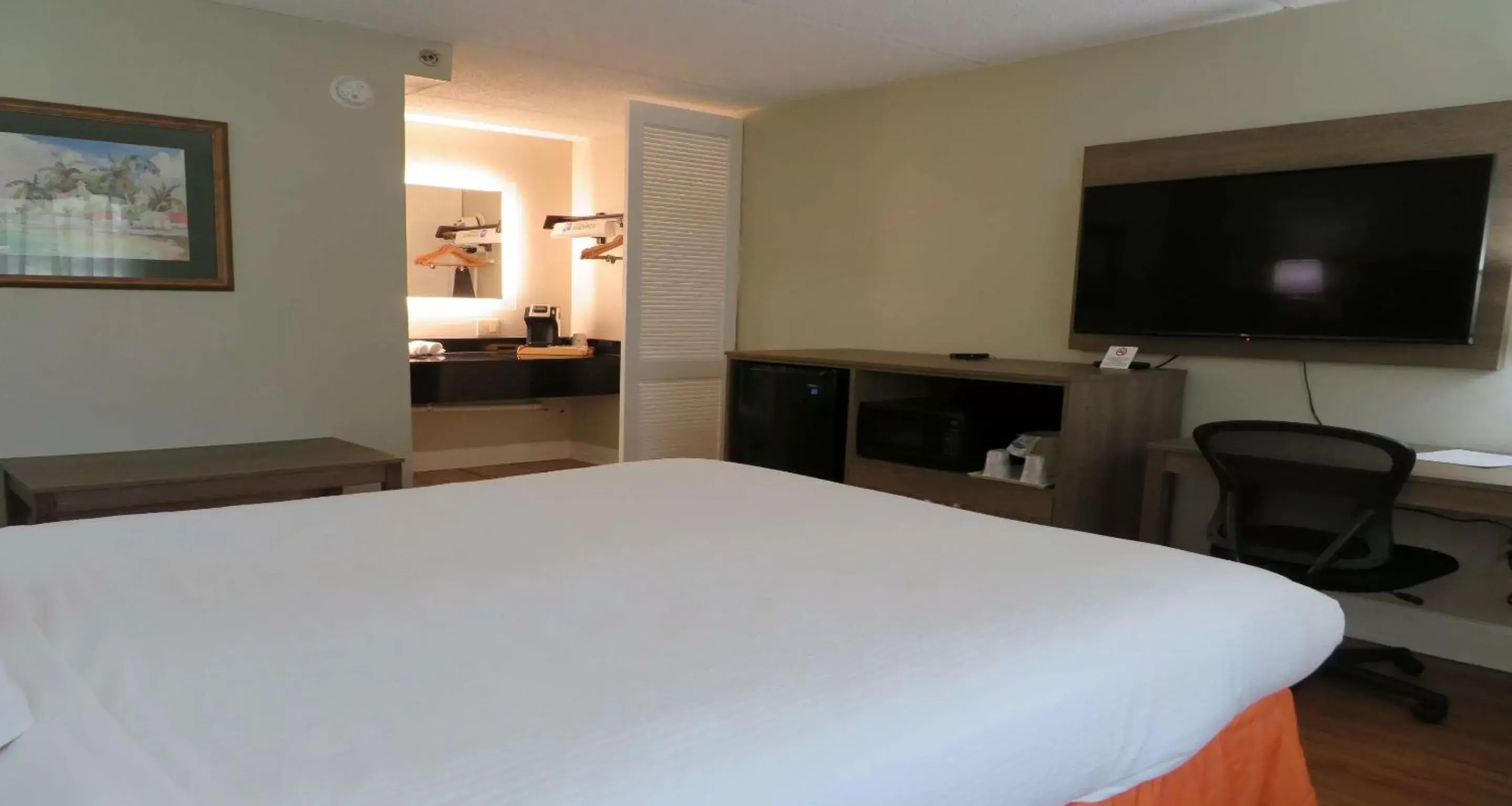 Bedroom, Bed in SureStay Plus Hotel by Best Western St Marys Cumberland
