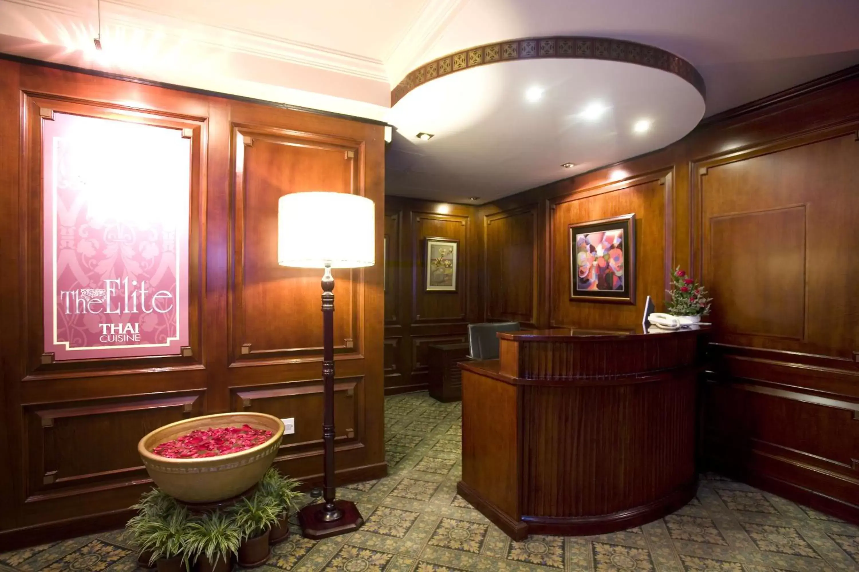 Restaurant/places to eat, Lobby/Reception in Hotel Sarina
