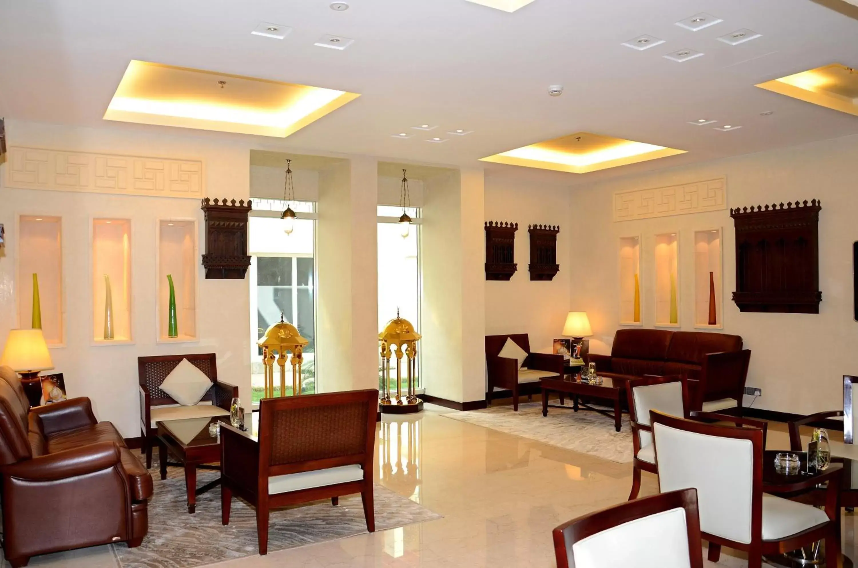 Lounge or bar, Seating Area in Crowne Plaza Jeddah, an IHG Hotel