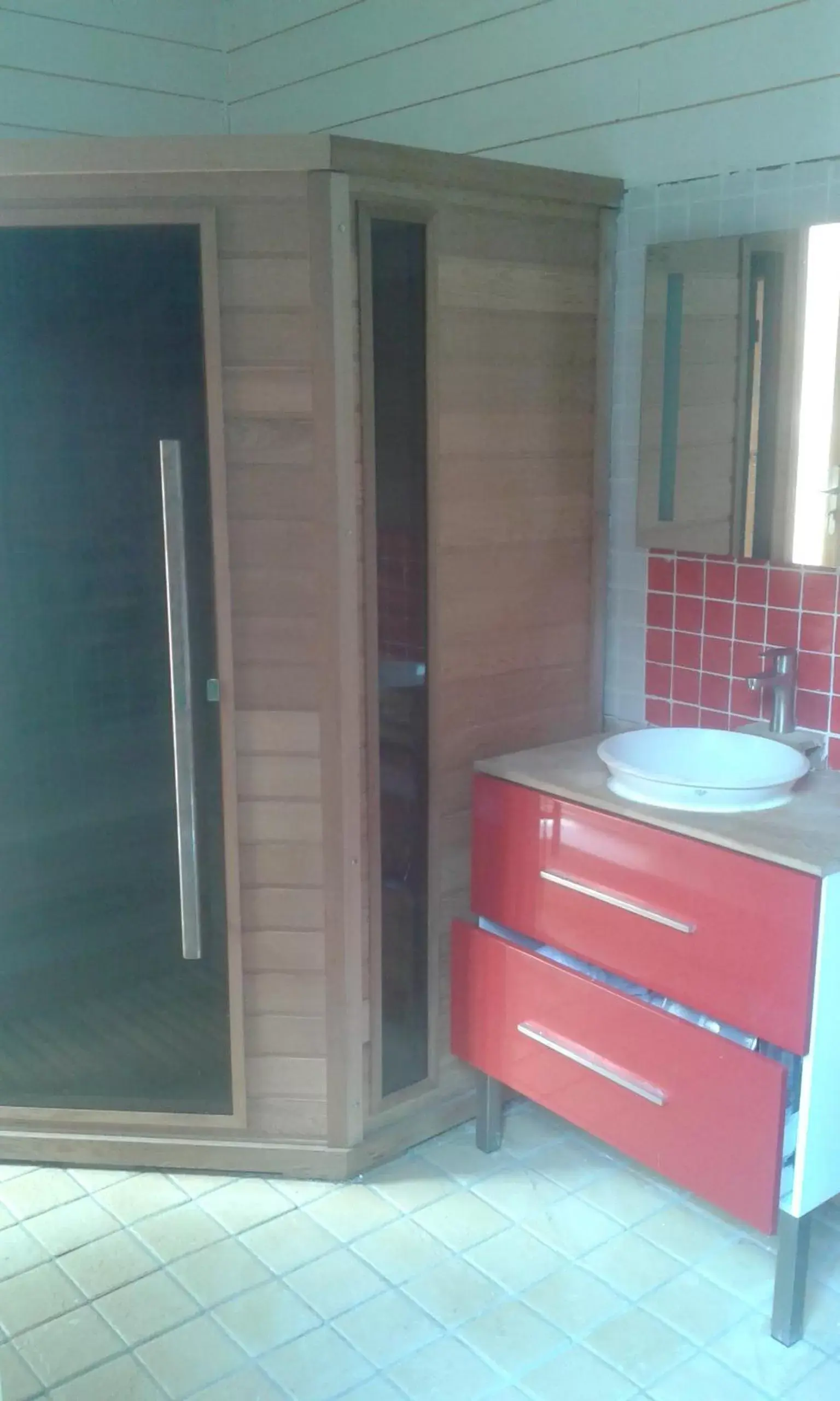 Sauna, Bathroom in L'Enclos des Jacobins