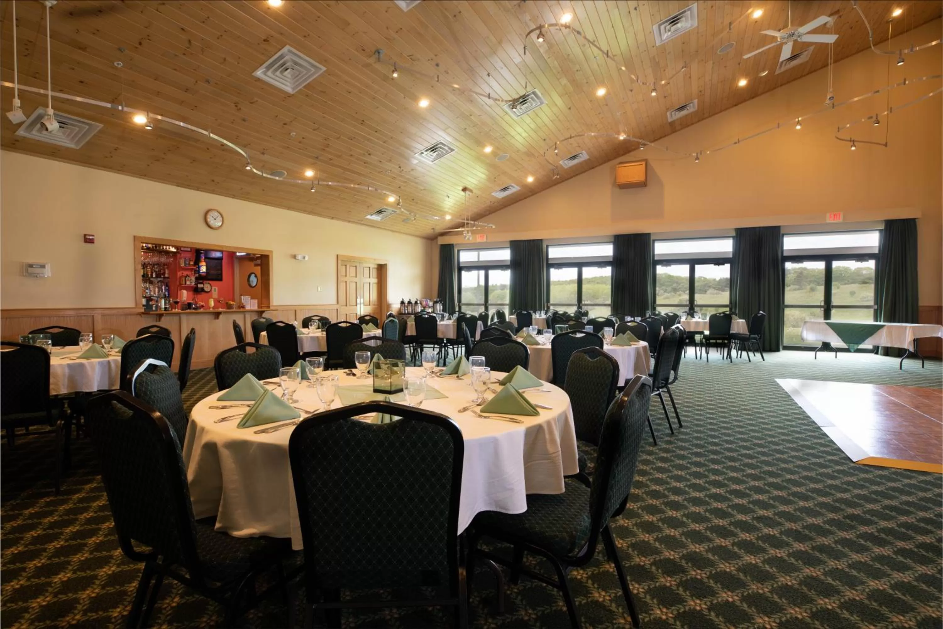 Lounge or bar in Maple Hill Farm Inn