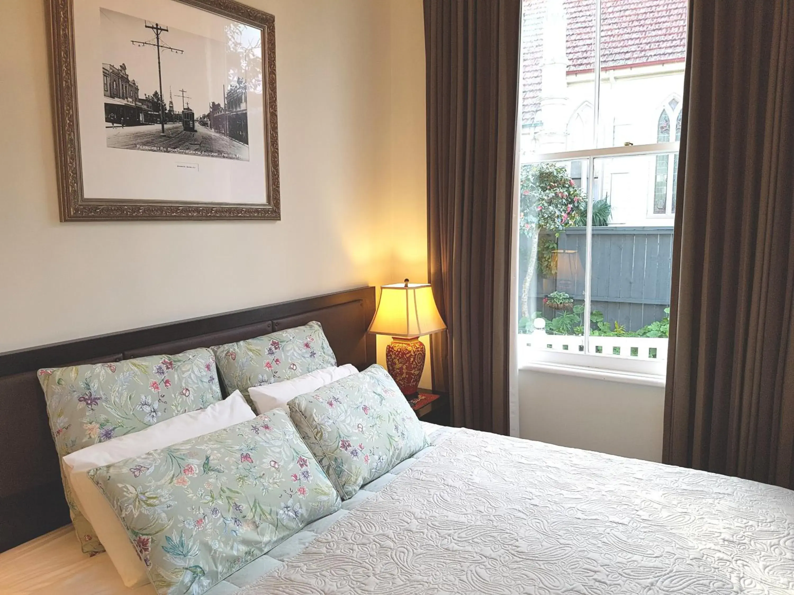 Bed in Ponsonby Manor