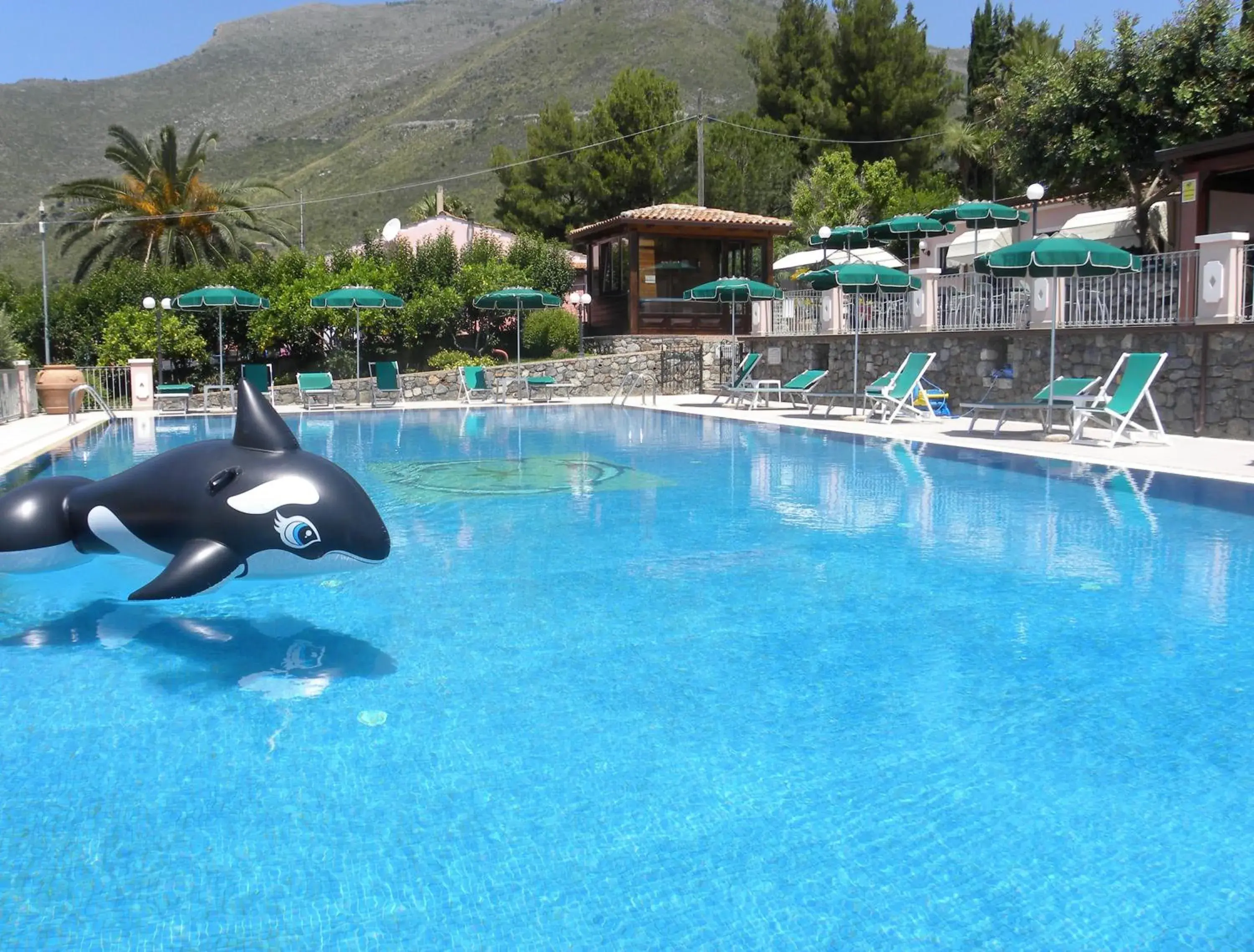 Swimming Pool in Hotel Ristorante Borgo La Tana