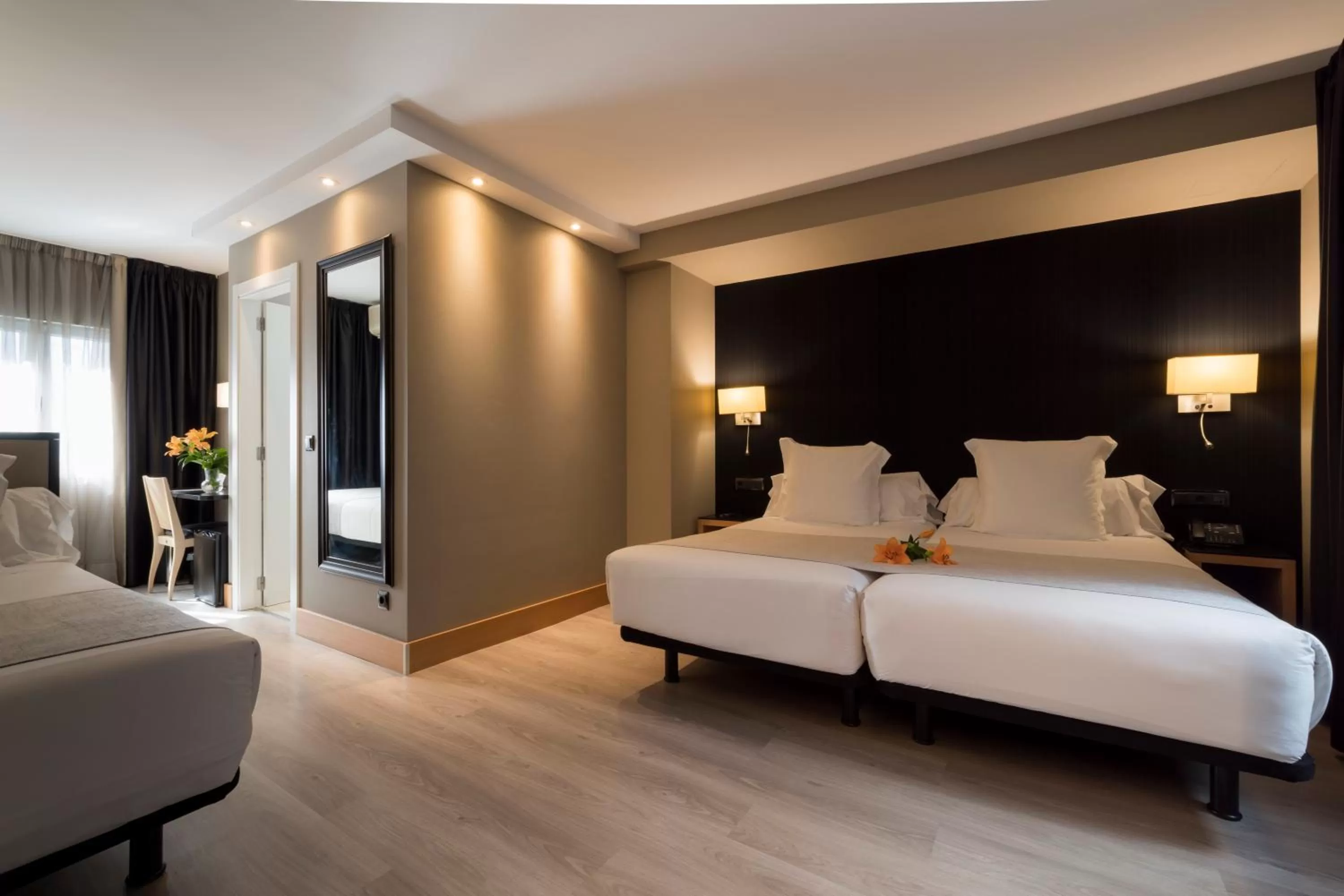 Bedroom, Bed in Hotel Plaza