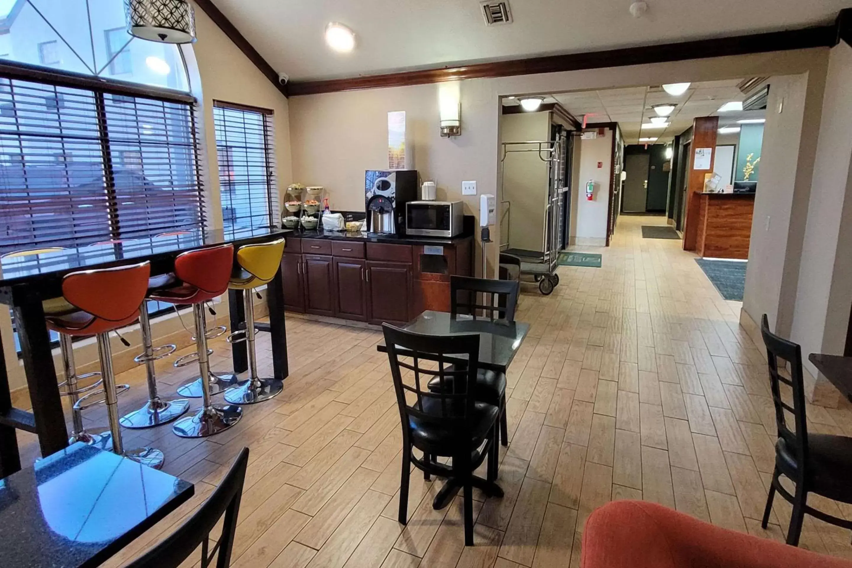 Lobby or reception, Restaurant/Places to Eat in Quality Inn & Suites Columbia I-70