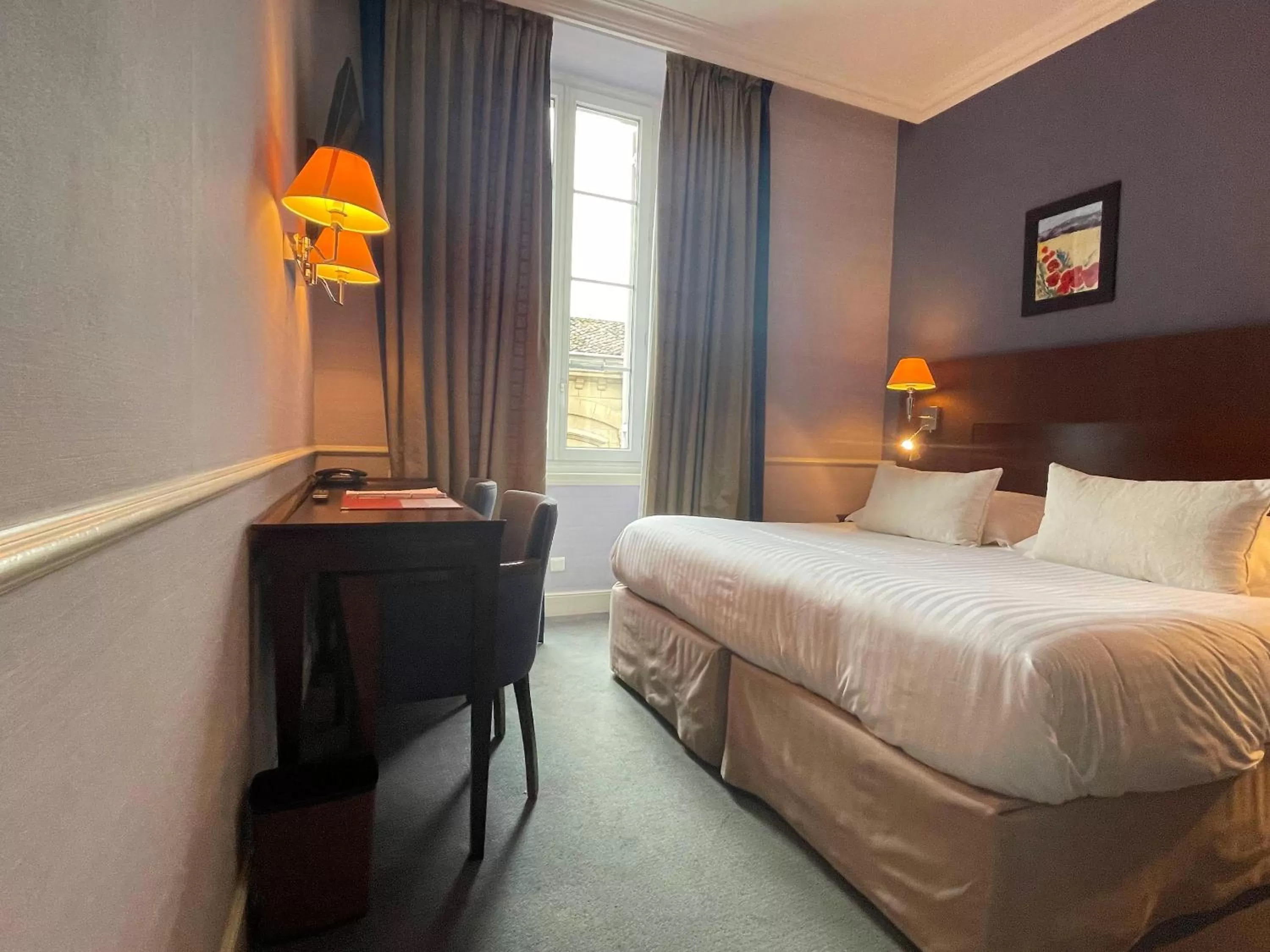 Bedroom, Bed in Hôtel Au Logis des Remparts