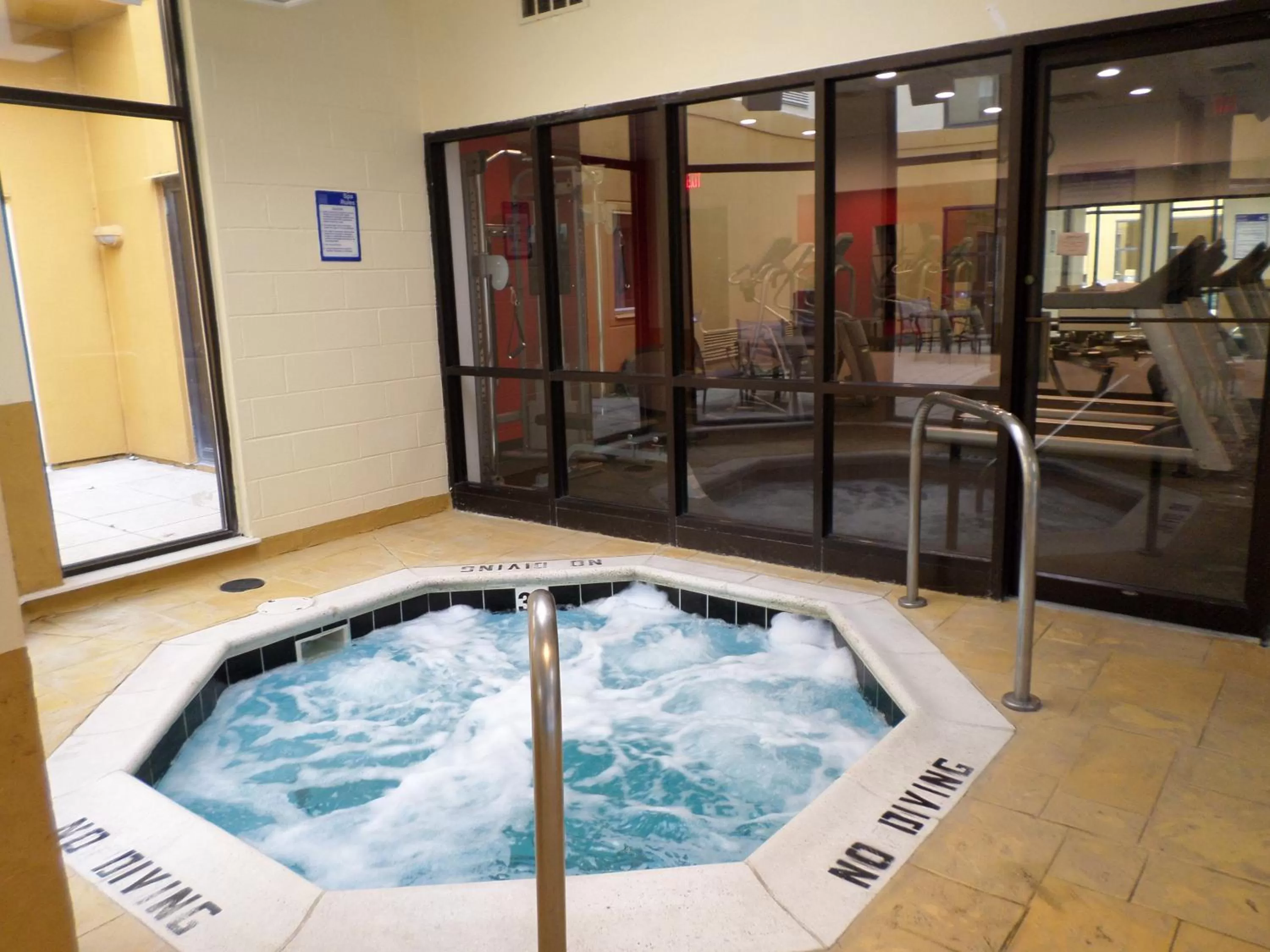 Spa and wellness centre/facilities in Radisson Akron-Fairlawn Copley