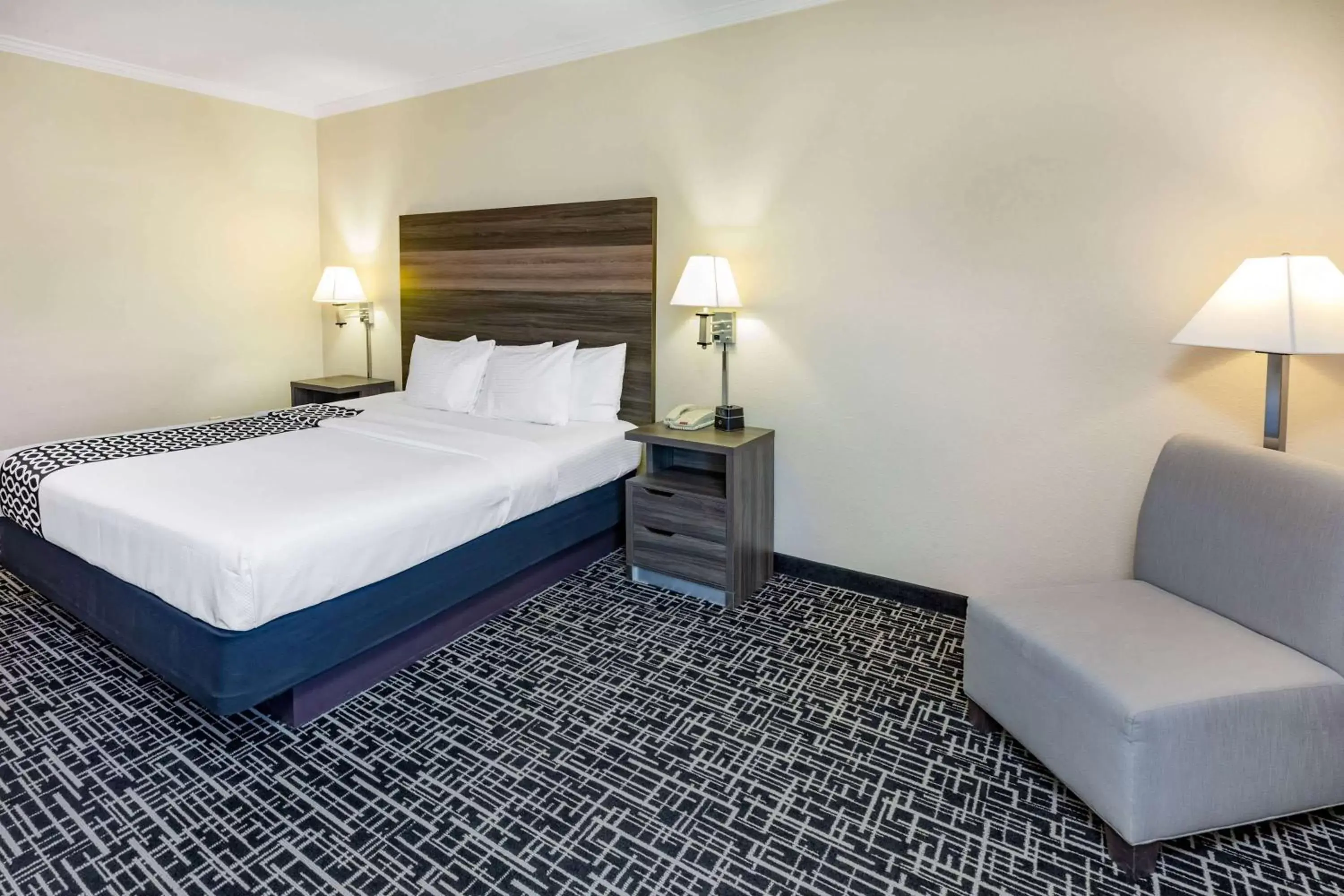 Photo of the whole room, Bed in La Quinta by Wyndham Garland Harbor Point