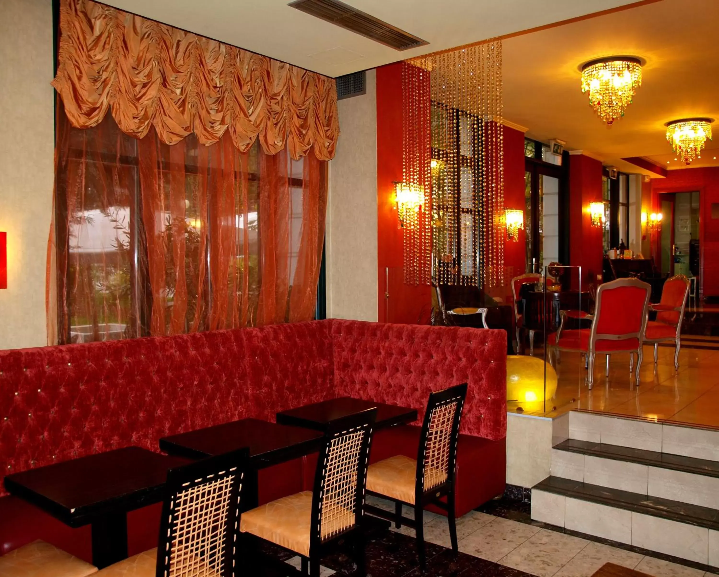 Lounge or bar, Restaurant/Places to Eat in Delphi Art Hotel