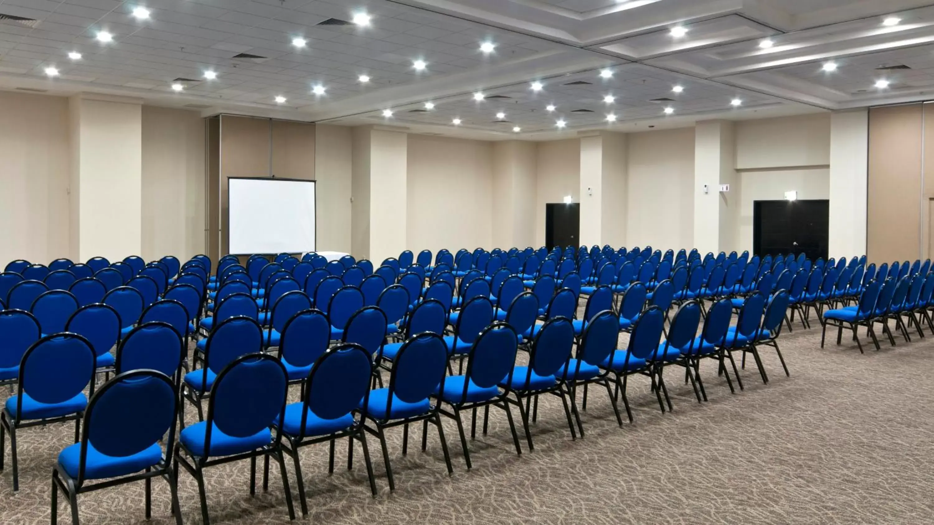 Meeting/conference room in Holiday Inn Express Ciudad Del Carmen, an IHG Hotel