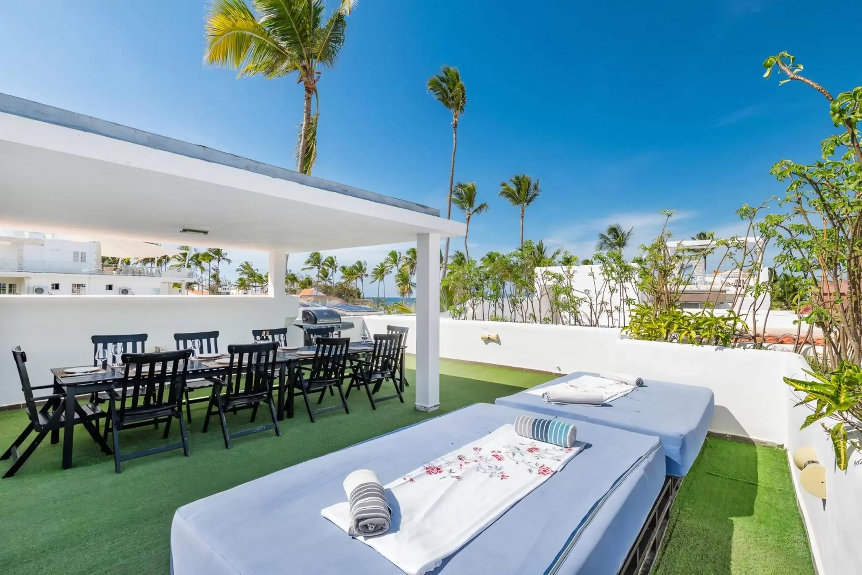 Balcony/Terrace, Restaurant/Places to Eat in Flor del Mar Condo Punta Cana Beachfront