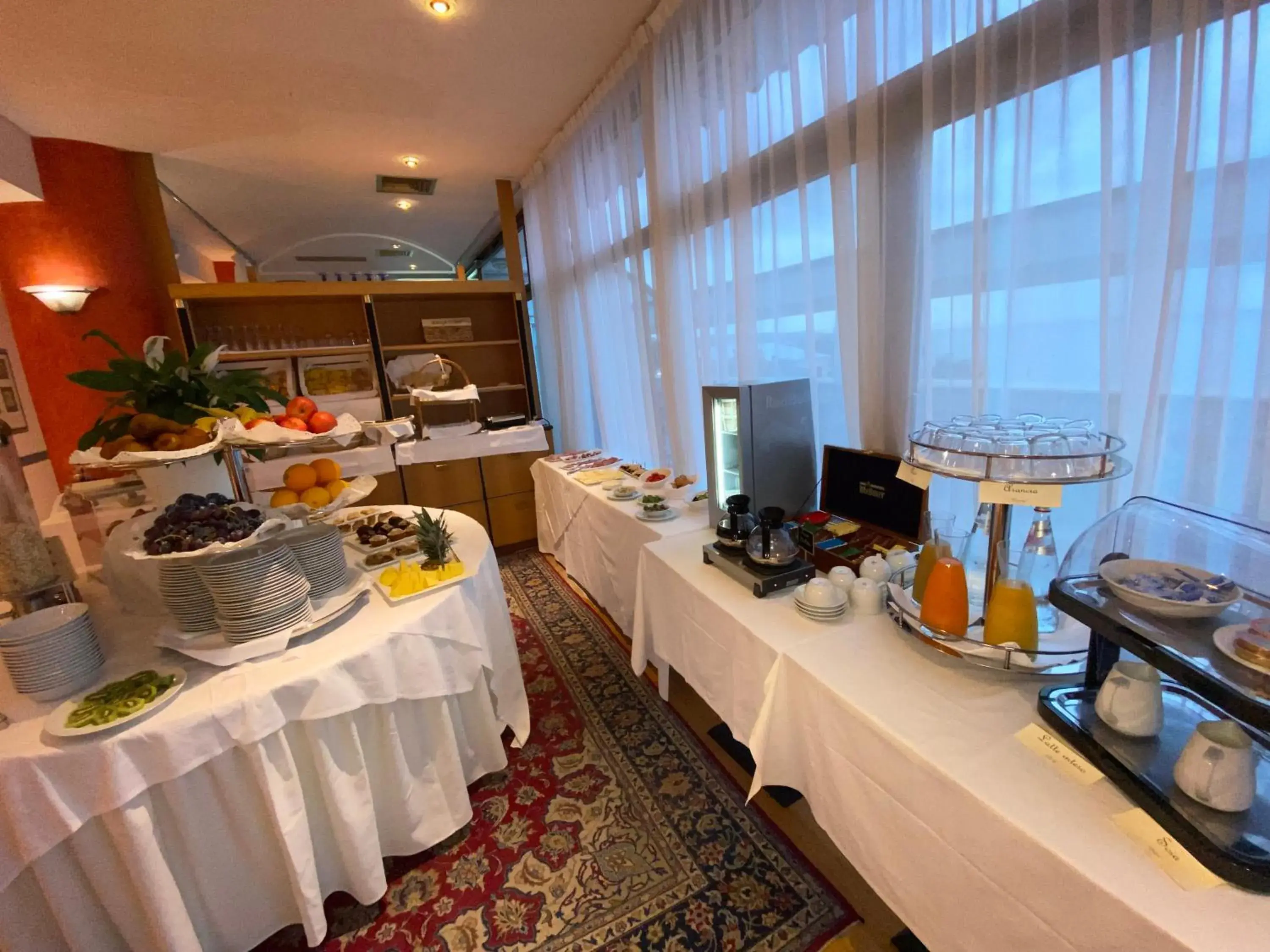 Kitchen/Kitchenette in Greif Hotel Maria Theresia