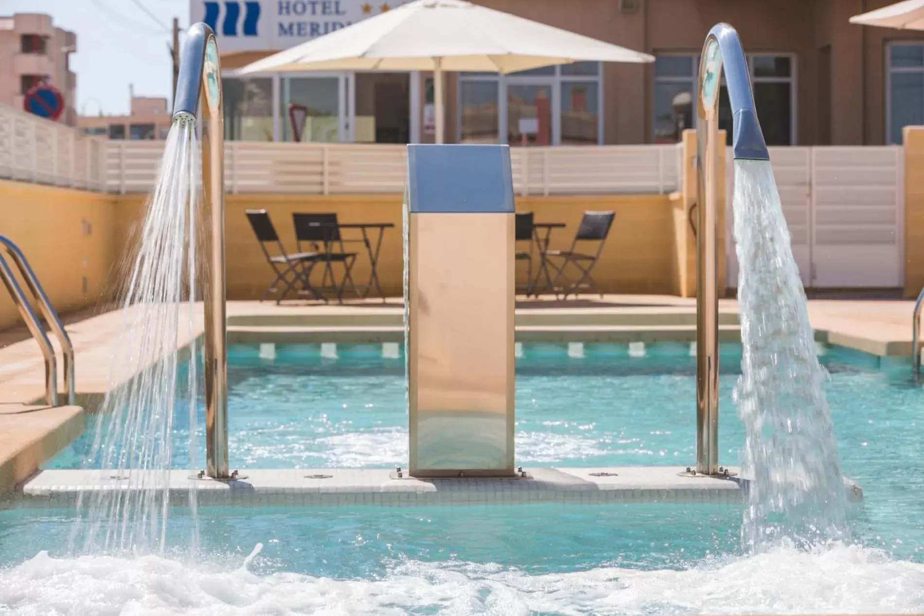 Swimming Pool in Hotel Meridional