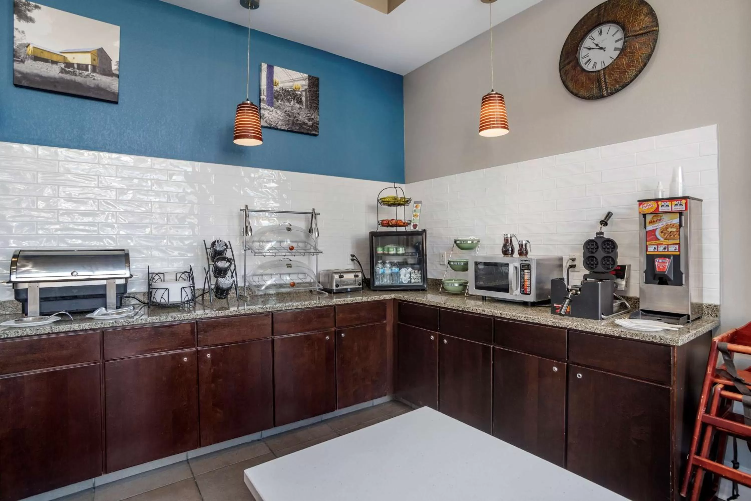 Breakfast in Best Western Plus Philadelphia Airport South - at Widener University